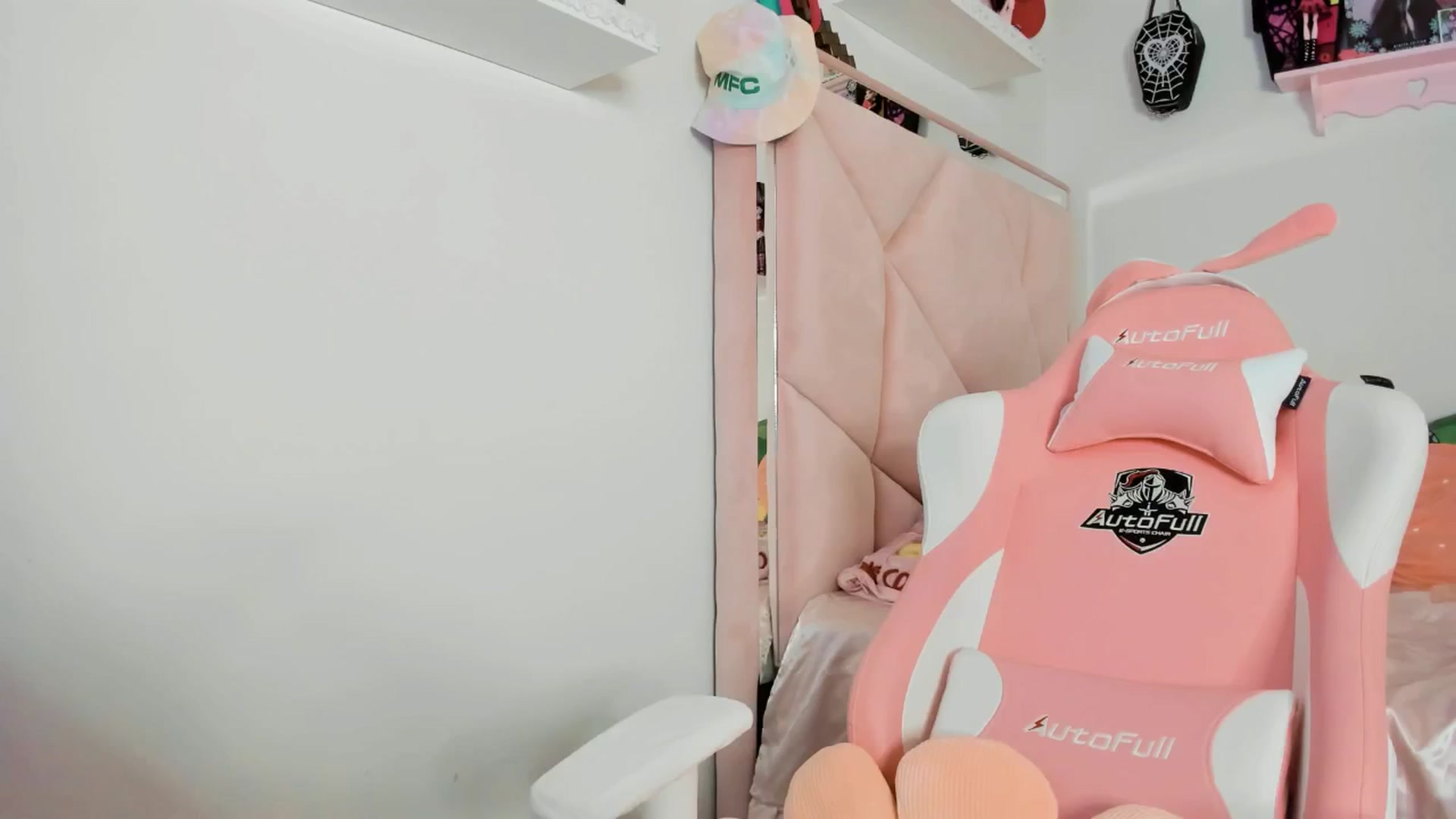 Gallery image thumbnail from Cherrycute666's myfreecams stream on, 02/22/2025, 03:38 image 19 of 20
