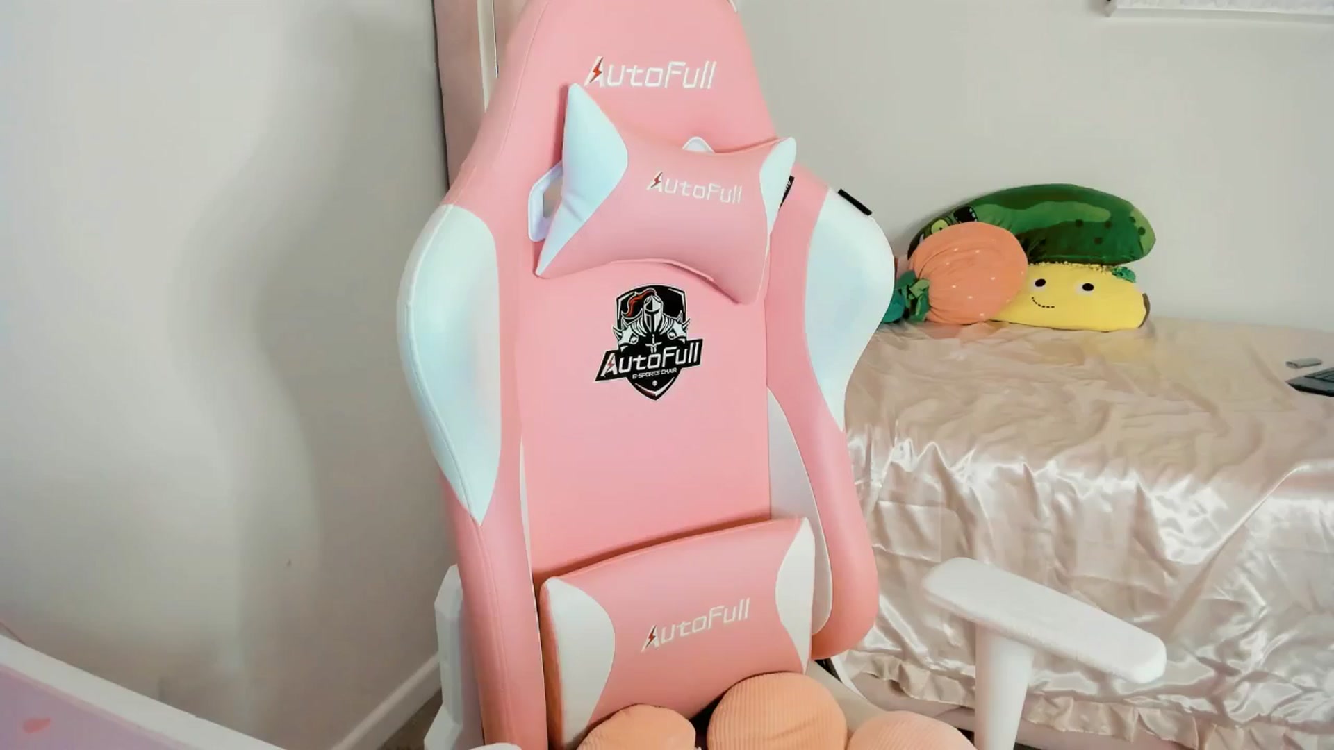 Gallery image thumbnail from Cherrycute666's myfreecams stream on, 02/22/2025, 06:34 image 6 of 20