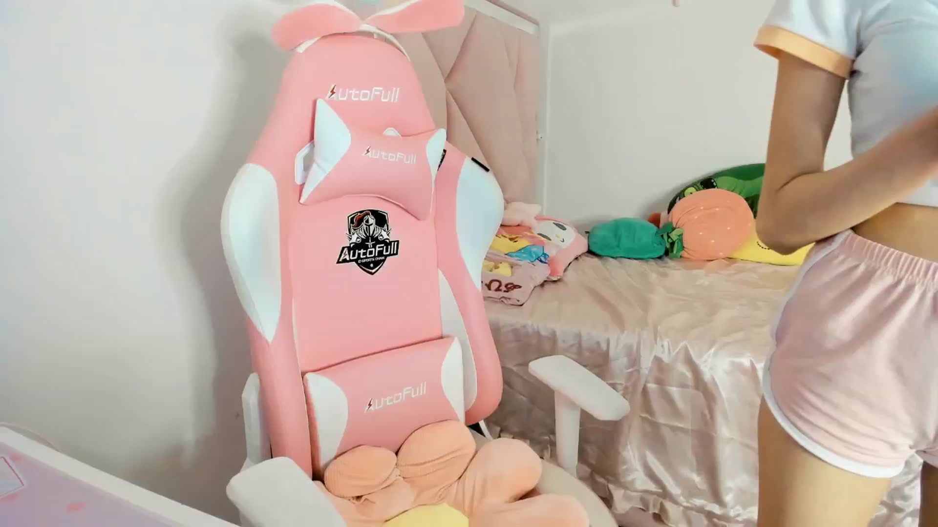 Gallery image thumbnail from Cherrycute666's myfreecams stream on, 02/22/2025, 06:34 image 3 of 20