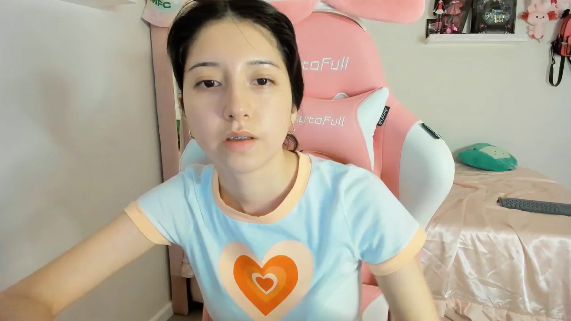 Gallery image thumbnail from Cherrycute666's myfreecams stream on, 02/22/2025, 11:20 image 17 of 20
