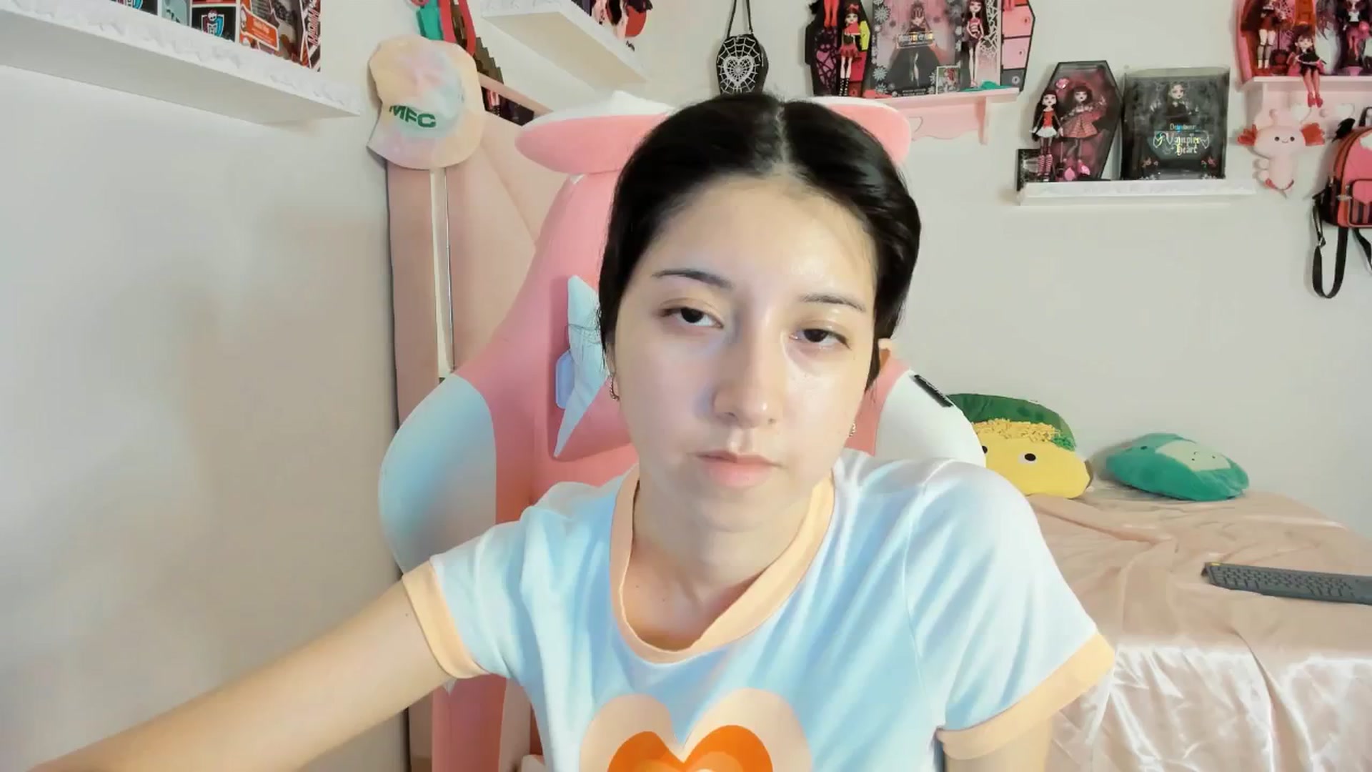Gallery image thumbnail from Cherrycute666's myfreecams stream on, 02/22/2025, 11:20 image 7 of 20