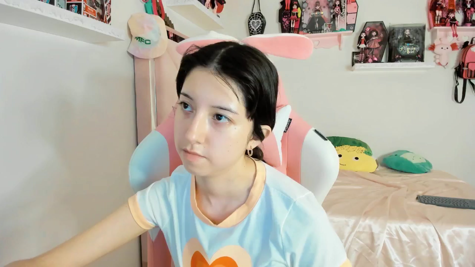 Gallery image thumbnail from Cherrycute666's myfreecams stream on, 02/22/2025, 11:20 image 5 of 20