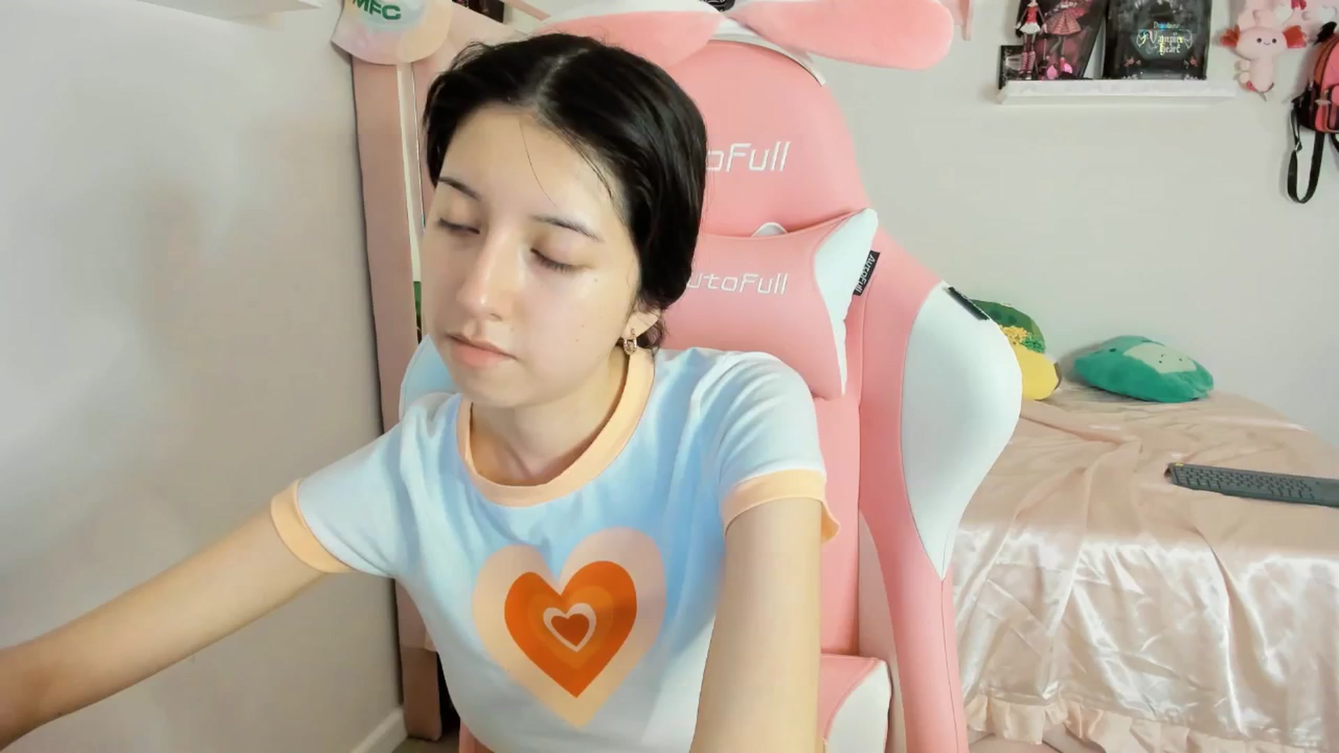 Gallery image thumbnail from Cherrycute666's myfreecams stream on, 02/22/2025, 11:20 image 19 of 20