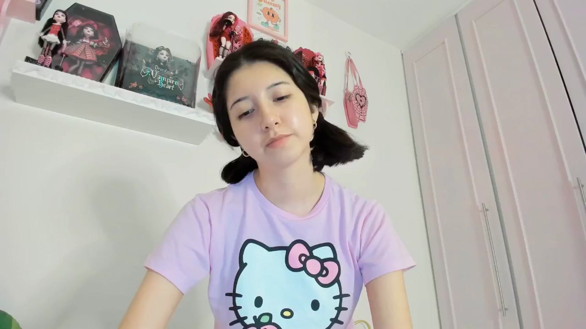 Gallery image thumbnail from Cherrycute666's myfreecams stream on, 02/23/2025, 06:34 image 19 of 20