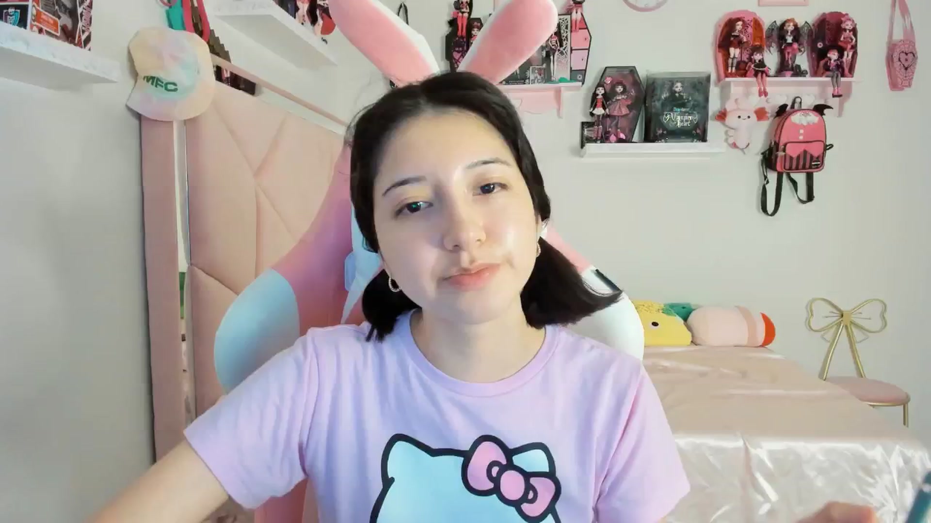 Gallery image thumbnail from Cherrycute666's myfreecams stream on, 02/23/2025, 08:31 image 5 of 20