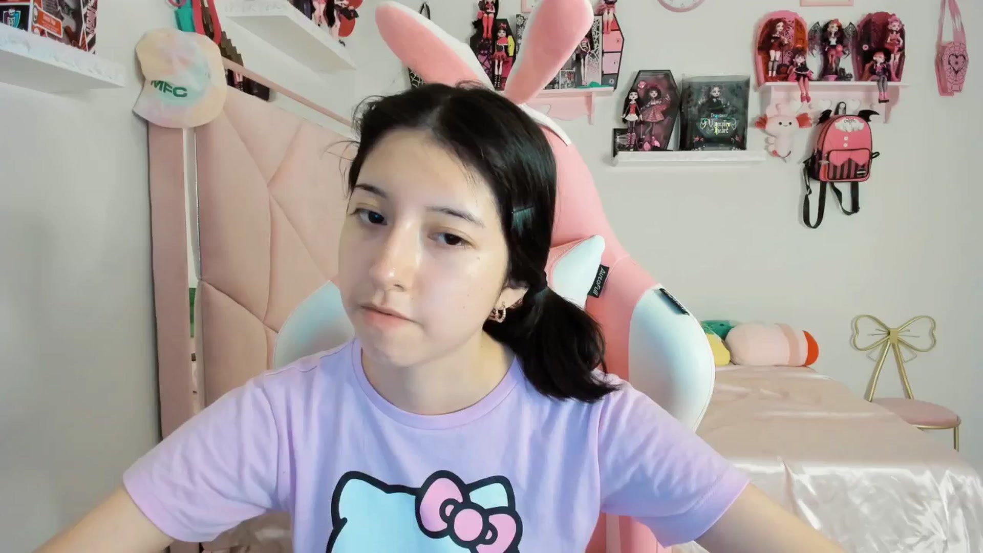 Gallery image thumbnail from Cherrycute666's myfreecams stream on, 02/23/2025, 08:31 image 6 of 20