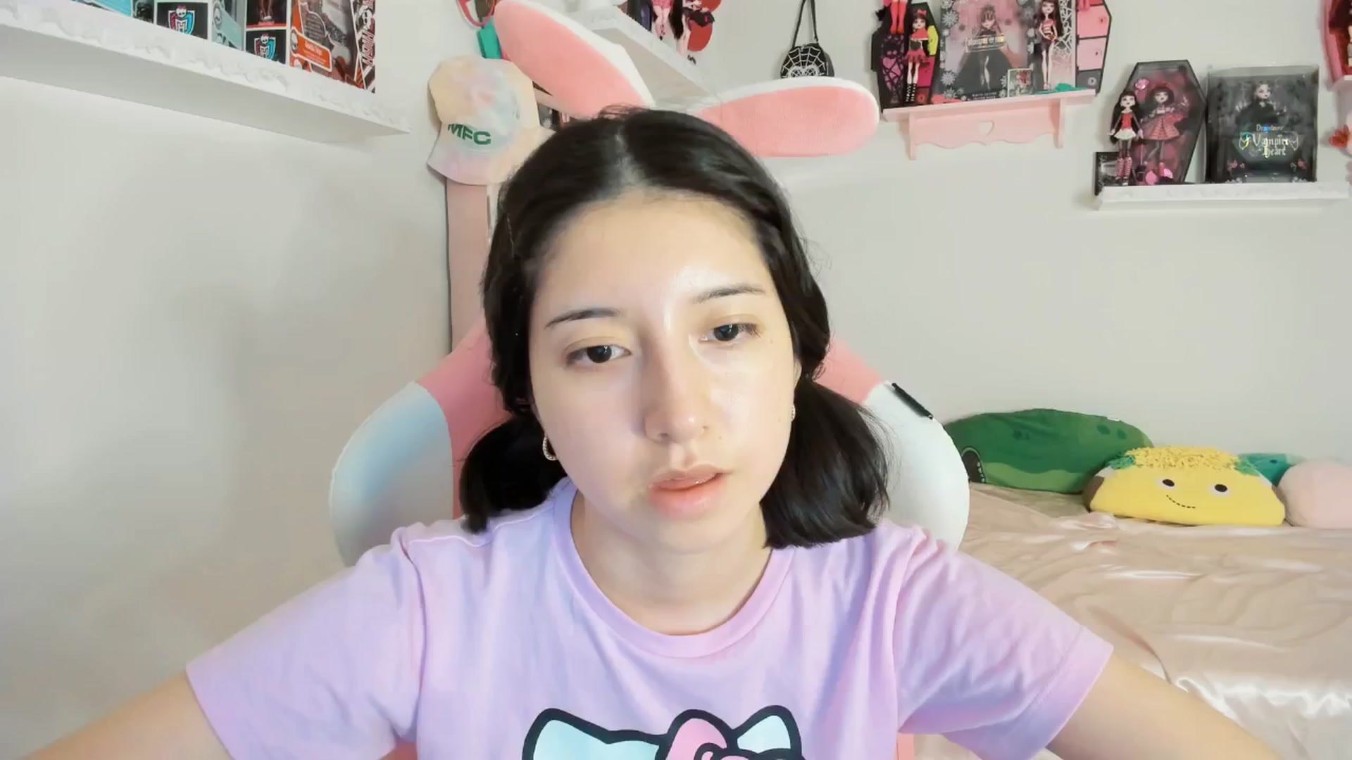 Gallery image thumbnail from Cherrycute666's myfreecams stream on, 02/23/2025, 11:14 image 16 of 20