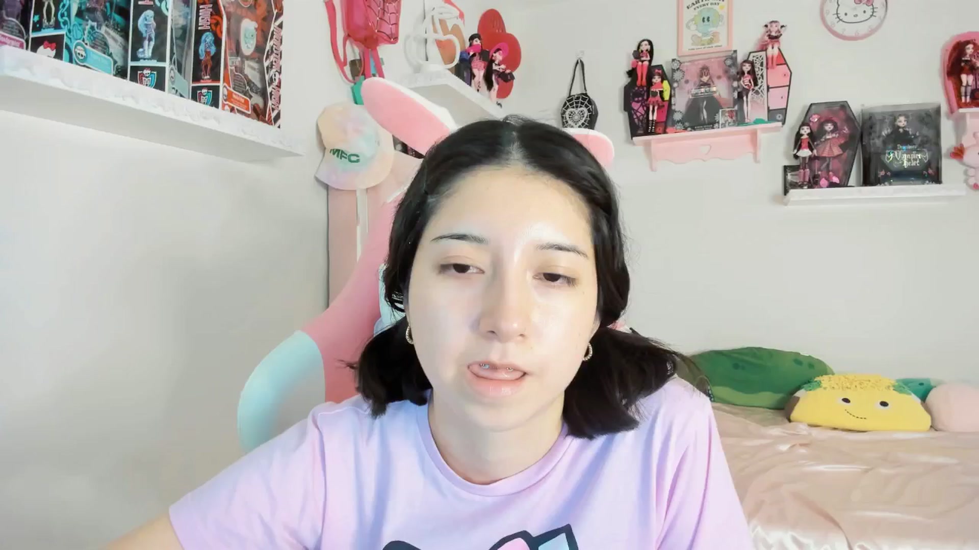Gallery image thumbnail from Cherrycute666's myfreecams stream on, 02/23/2025, 11:14 image 14 of 20