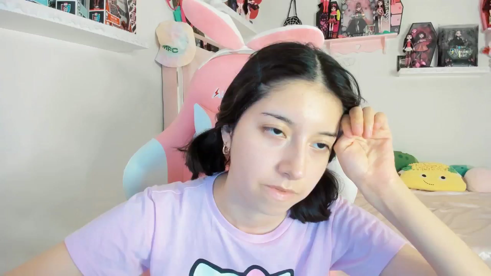 Gallery image thumbnail from Cherrycute666's myfreecams stream on, 02/23/2025, 11:14 image 17 of 20