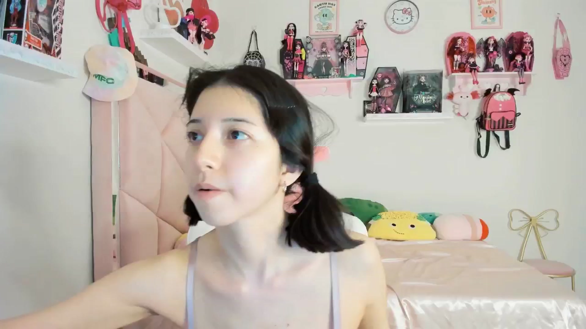 Gallery image thumbnail from Cherrycute666's myfreecams stream on, 02/23/2025, 11:14 image 1 of 20