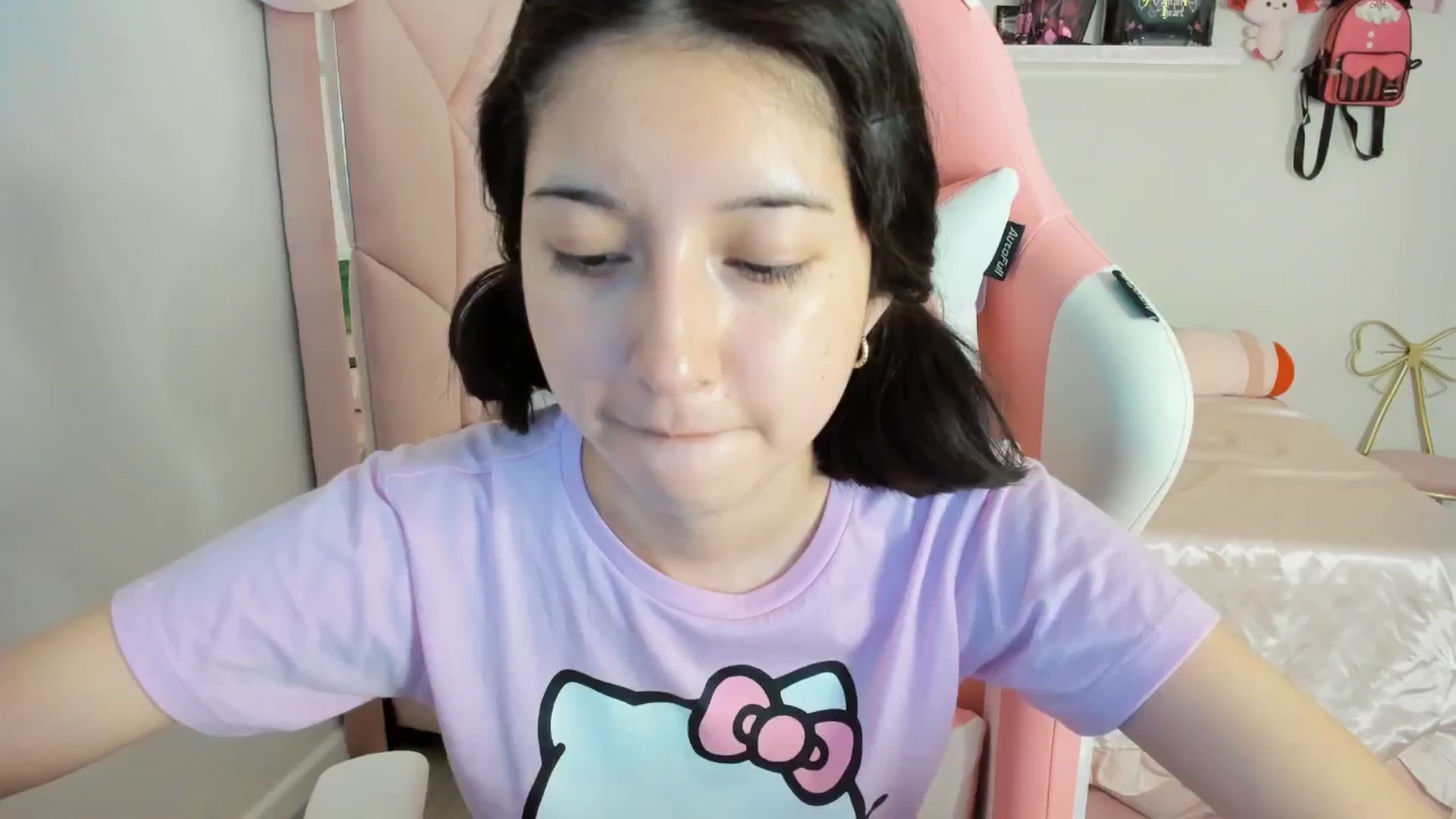 Gallery image thumbnail from Cherrycute666's myfreecams stream on, 02/23/2025, 11:14 image 3 of 20