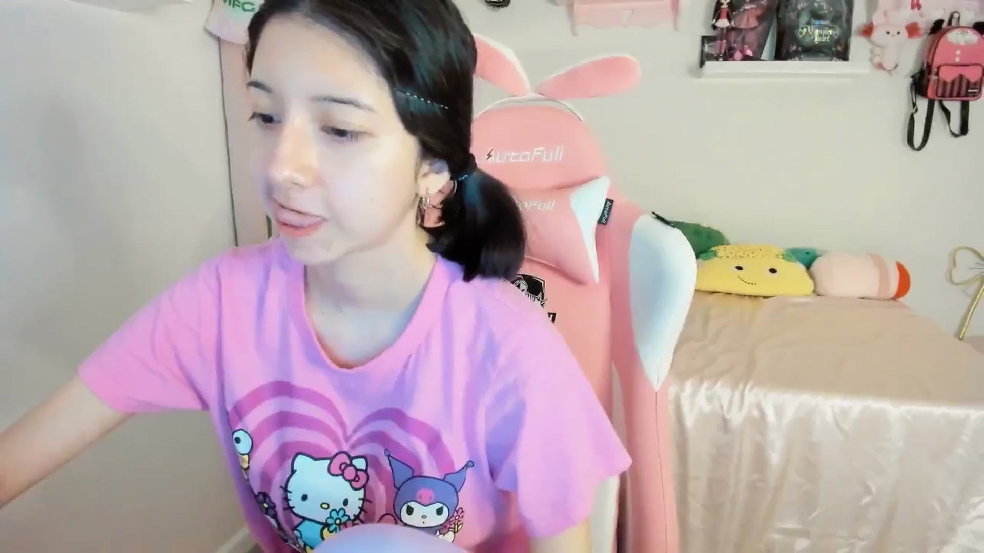 Gallery image thumbnail from Cherrycute666's myfreecams stream on, 02/24/2025, 02:06 image 17 of 20