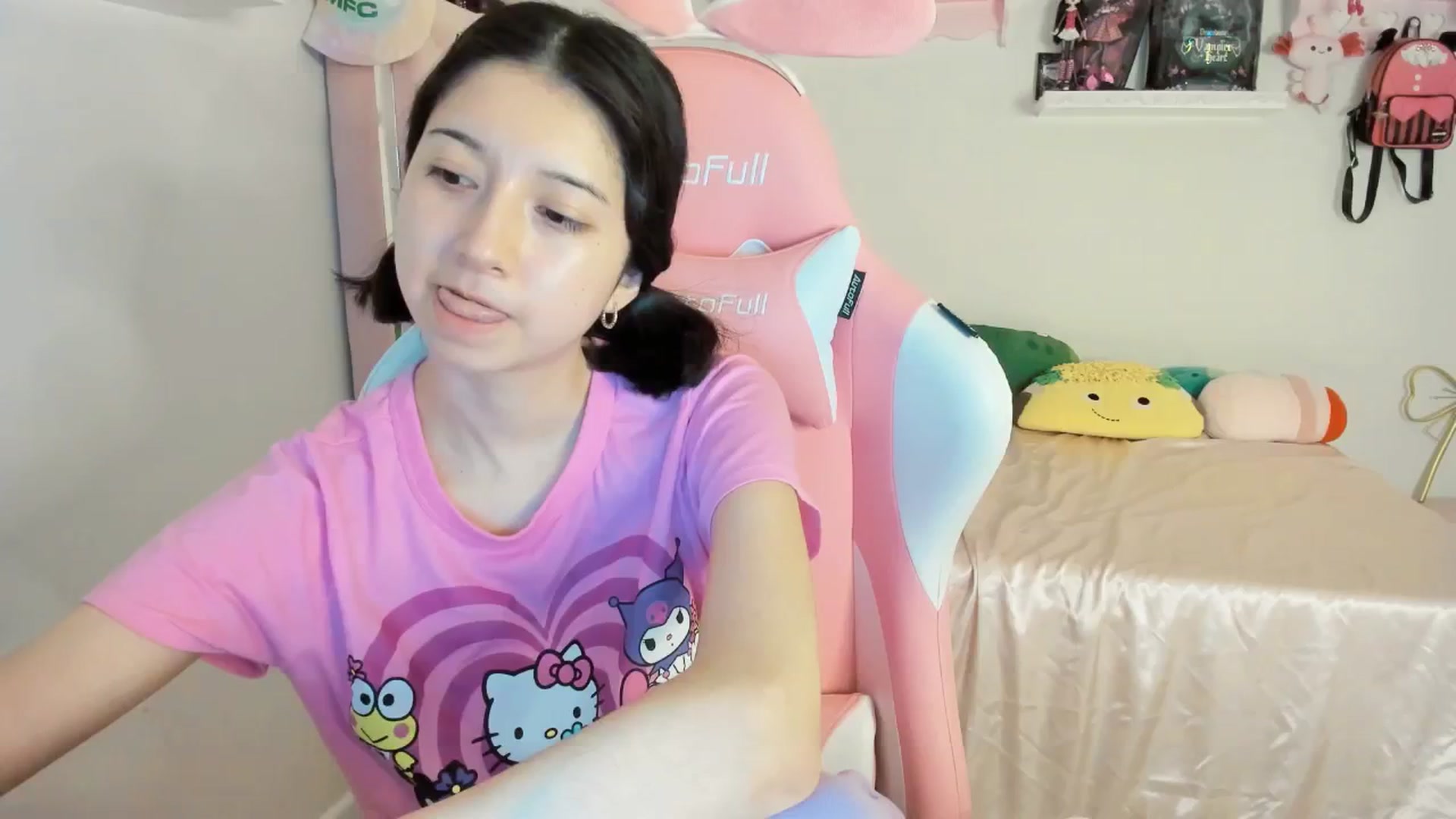 Gallery image thumbnail from Cherrycute666's myfreecams stream on, 02/24/2025, 02:06 image 19 of 20
