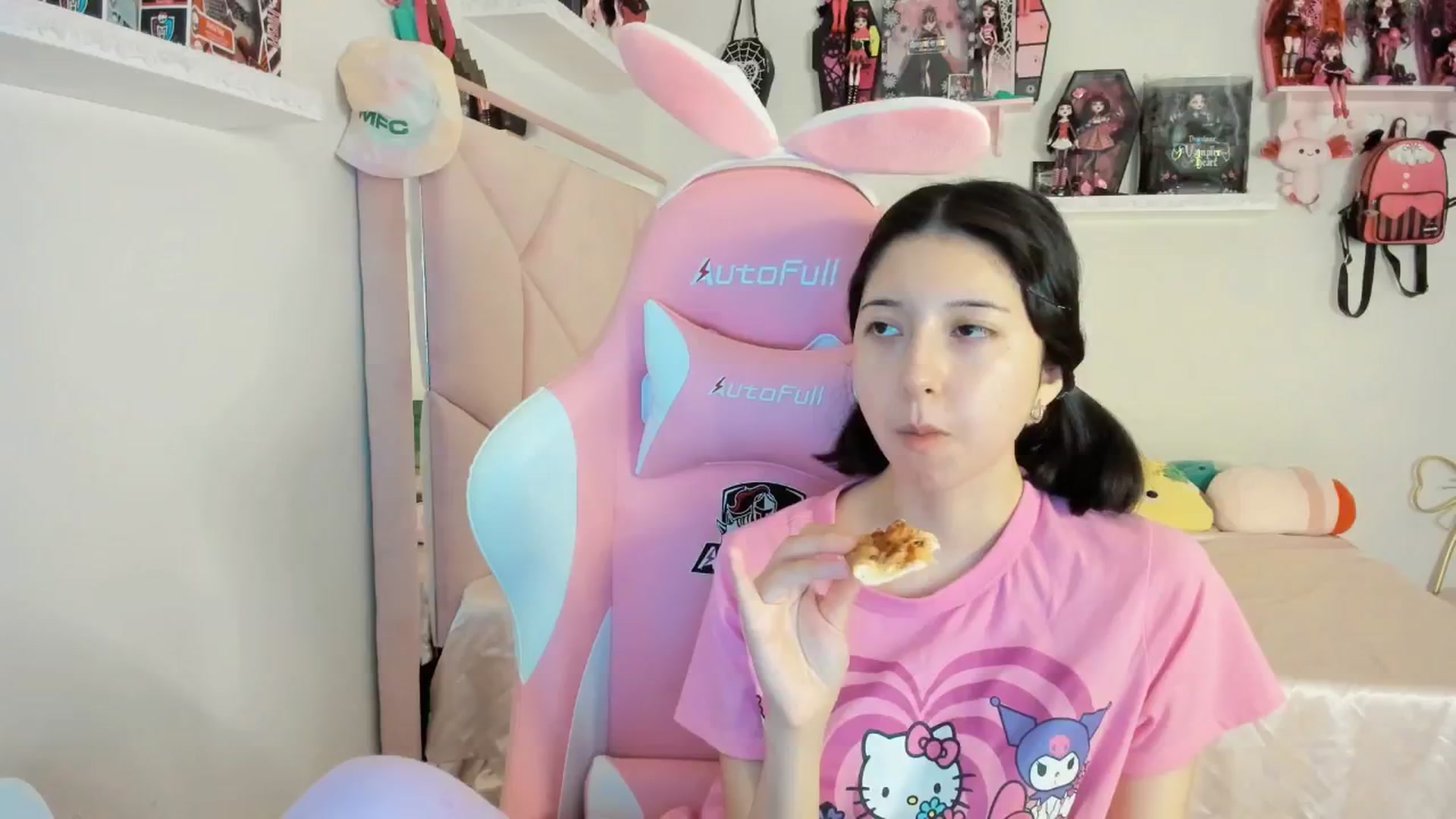 Gallery image thumbnail from Cherrycute666's myfreecams stream on, 02/24/2025, 02:06 image 9 of 20