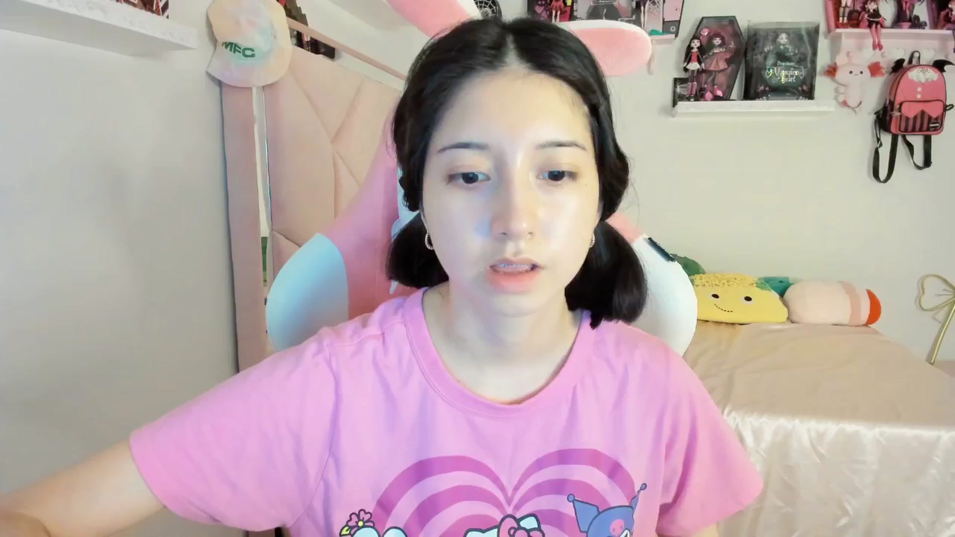 Gallery image thumbnail from Cherrycute666's myfreecams stream on, 02/24/2025, 05:32 image 2 of 20