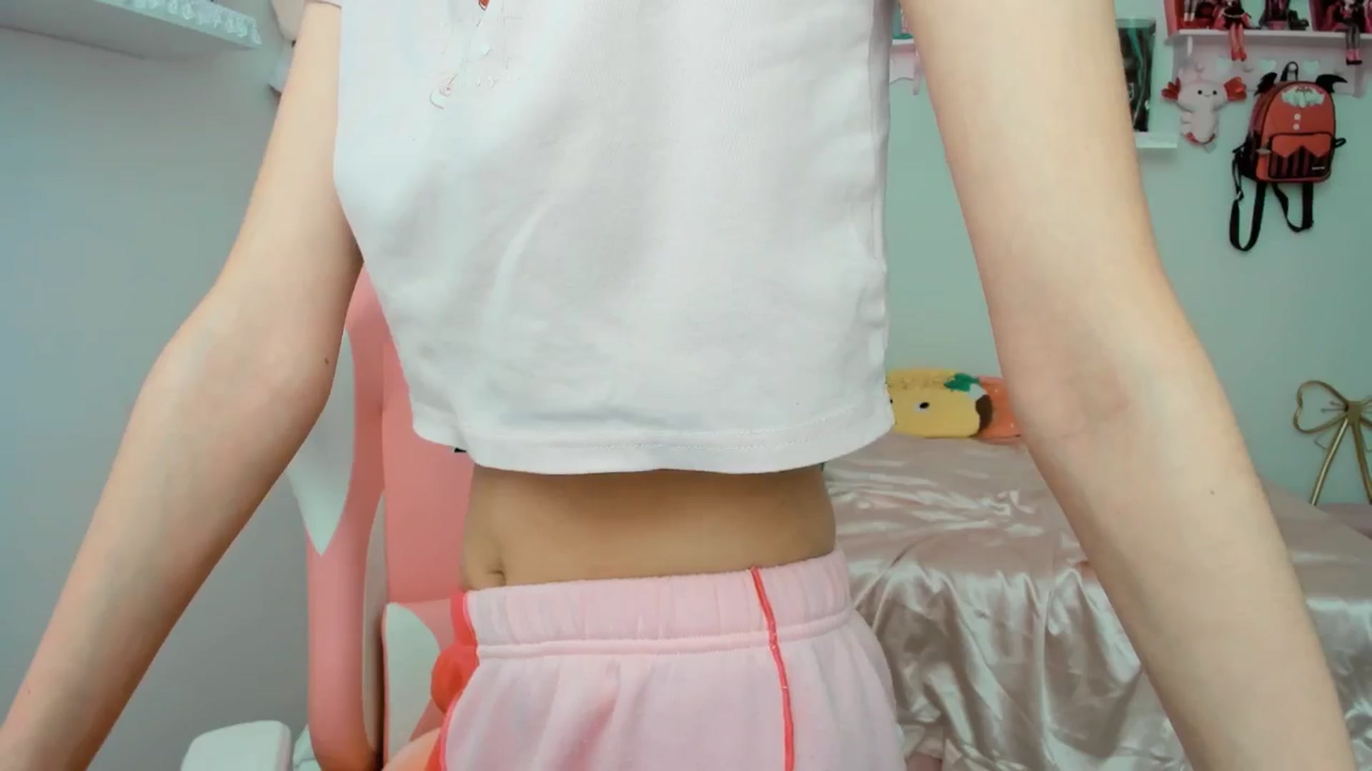 Gallery image thumbnail from Cherrycute666's myfreecams stream on, 02/24/2025, 18:51 image 15 of 20
