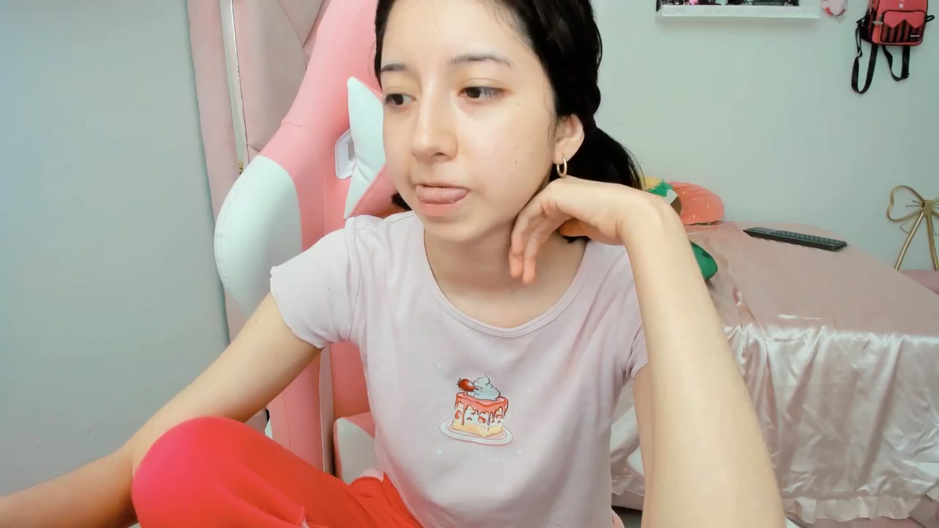 Gallery image thumbnail from Cherrycute666's myfreecams stream on, 02/24/2025, 20:56 image 4 of 20