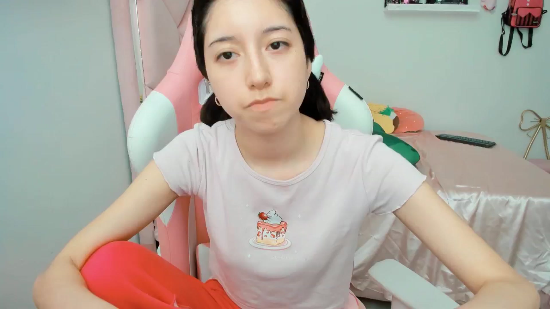Gallery image thumbnail from Cherrycute666's myfreecams stream on, 02/24/2025, 20:56 image 6 of 20