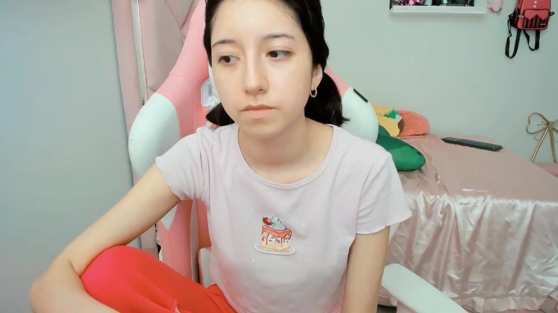 Gallery image thumbnail from Cherrycute666's myfreecams stream on, 02/24/2025, 20:56 image 7 of 20