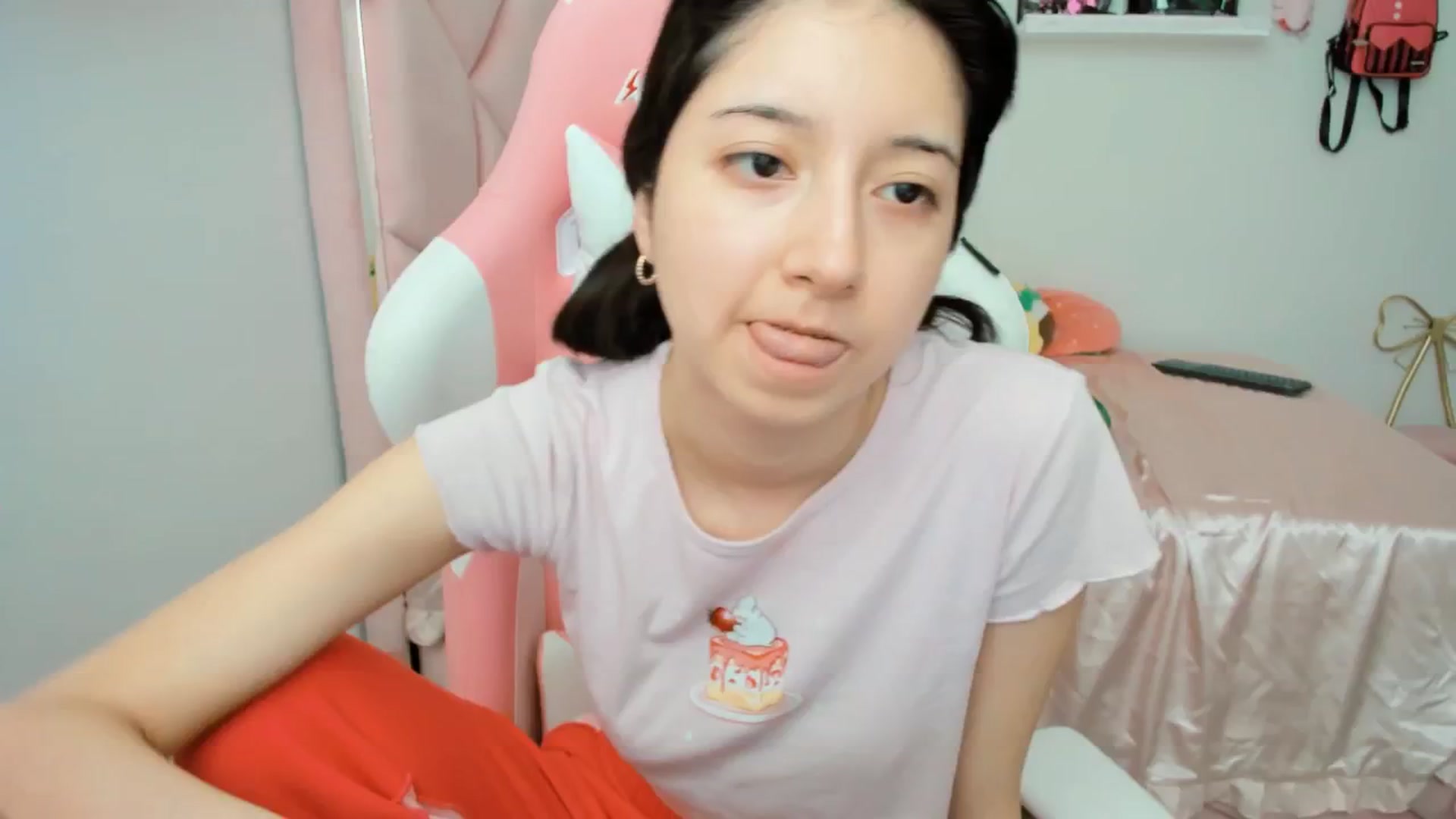 Gallery image thumbnail from Cherrycute666's myfreecams stream on, 02/24/2025, 20:56 image 9 of 20