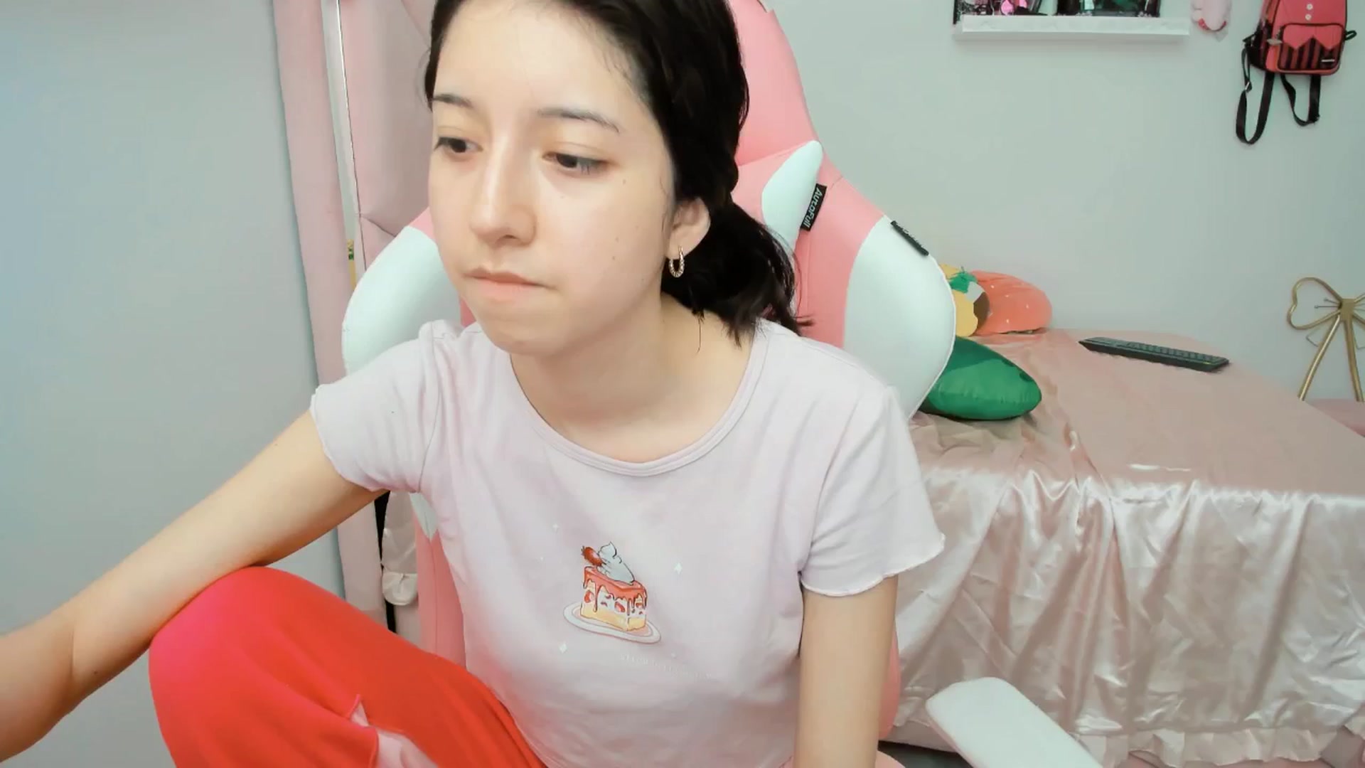 Gallery image thumbnail from Cherrycute666's myfreecams stream on, 02/24/2025, 20:56 image 10 of 20