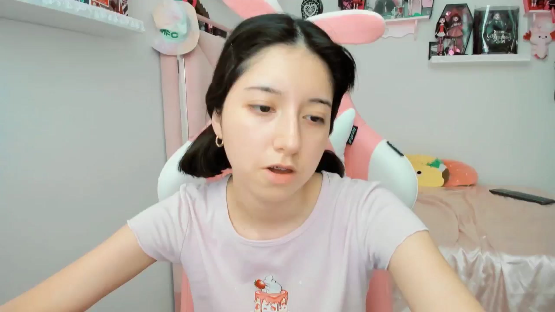 Gallery image thumbnail from Cherrycute666's myfreecams stream on, 02/24/2025, 21:46 image 1 of 20