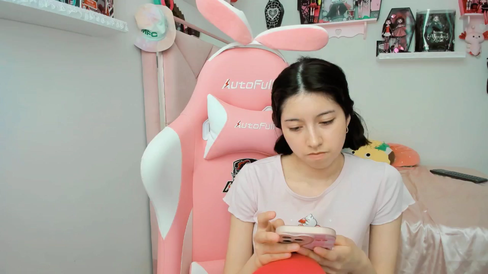 Gallery image thumbnail from Cherrycute666's myfreecams stream on, 02/24/2025, 21:46 image 15 of 20