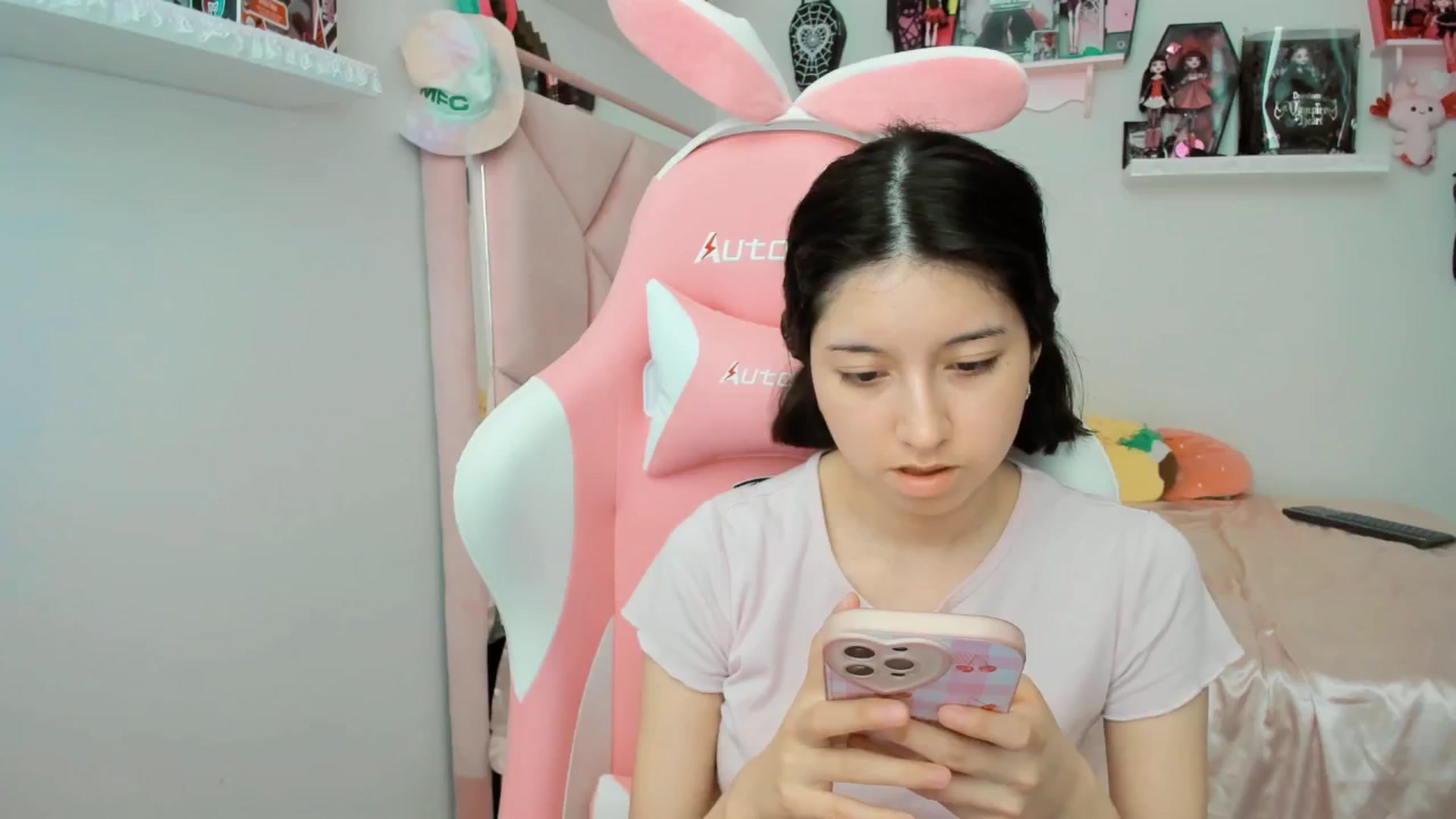 Gallery image thumbnail from Cherrycute666's myfreecams stream on, 02/24/2025, 21:46 image 9 of 20