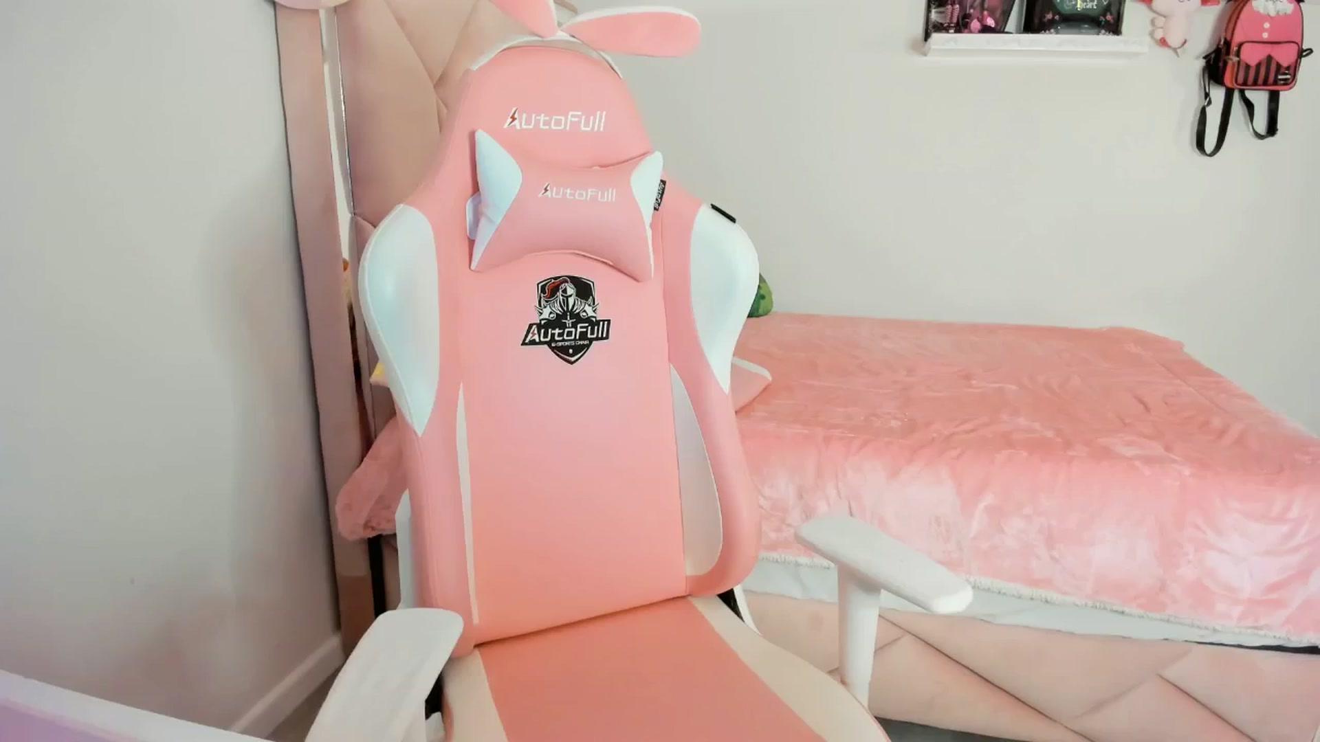 Gallery image thumbnail from Cherrycute666's myfreecams stream on, 02/25/2025, 06:44 image 16 of 20