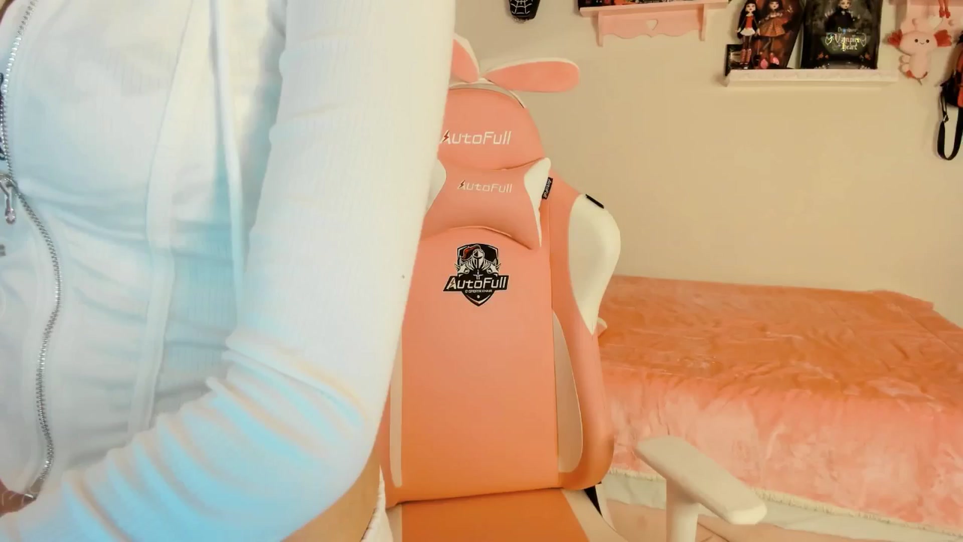 Gallery image thumbnail from Cherrycute666's myfreecams stream on, 02/25/2025, 06:44 image 11 of 20