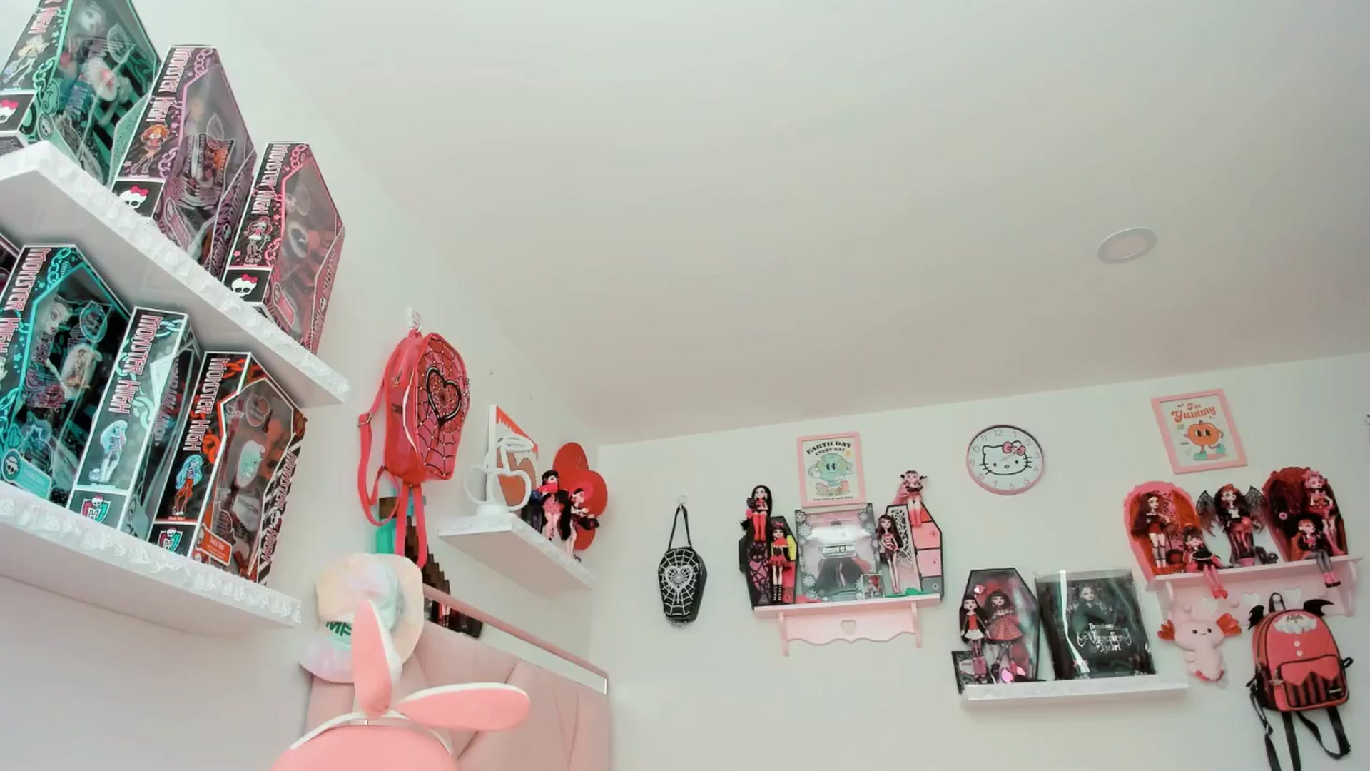 Gallery image thumbnail from Cherrycute666's myfreecams stream on, 02/25/2025, 22:10 image 19 of 20