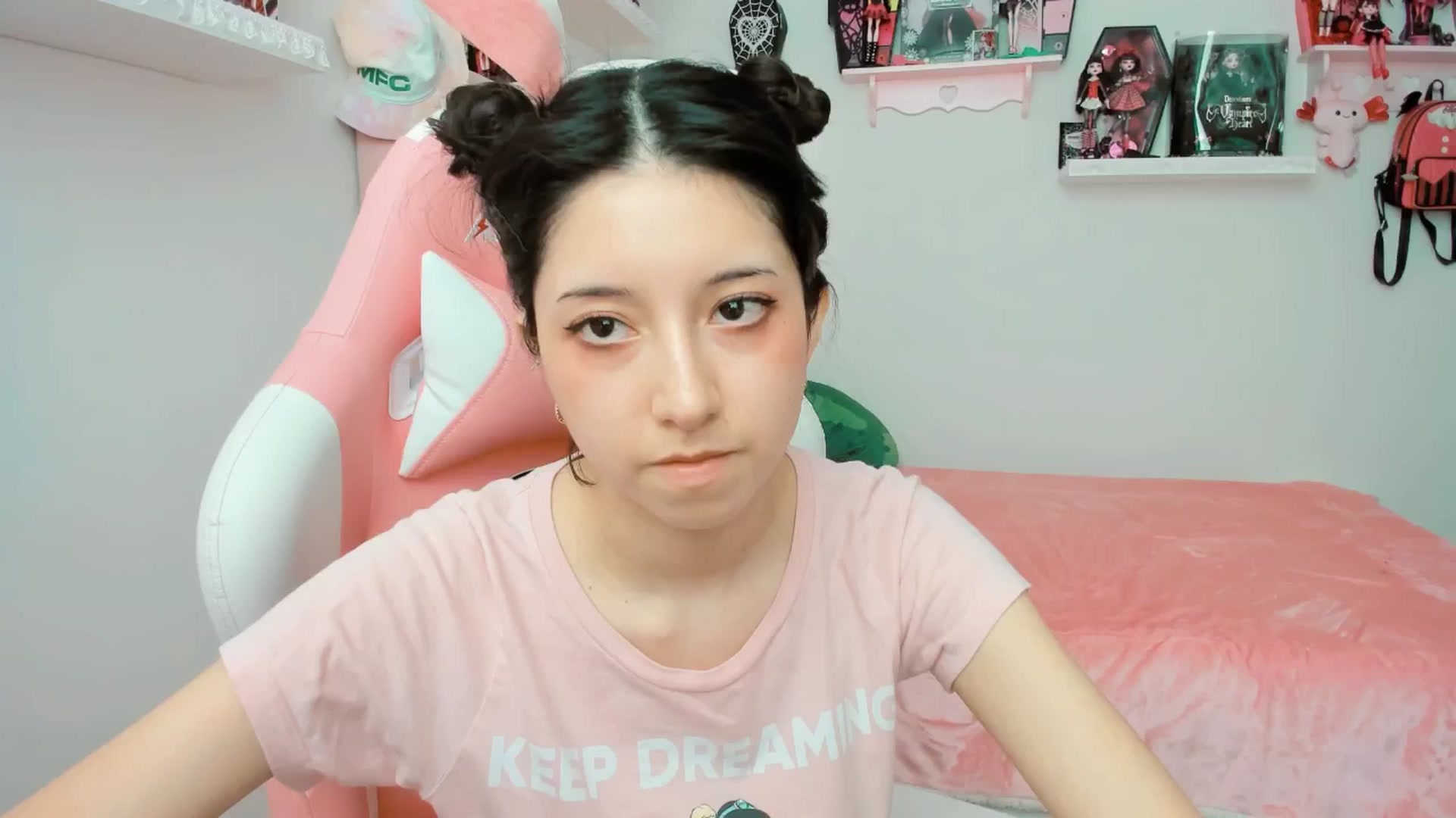 Gallery image thumbnail from Cherrycute666's myfreecams stream on, 02/25/2025, 22:10 image 11 of 20