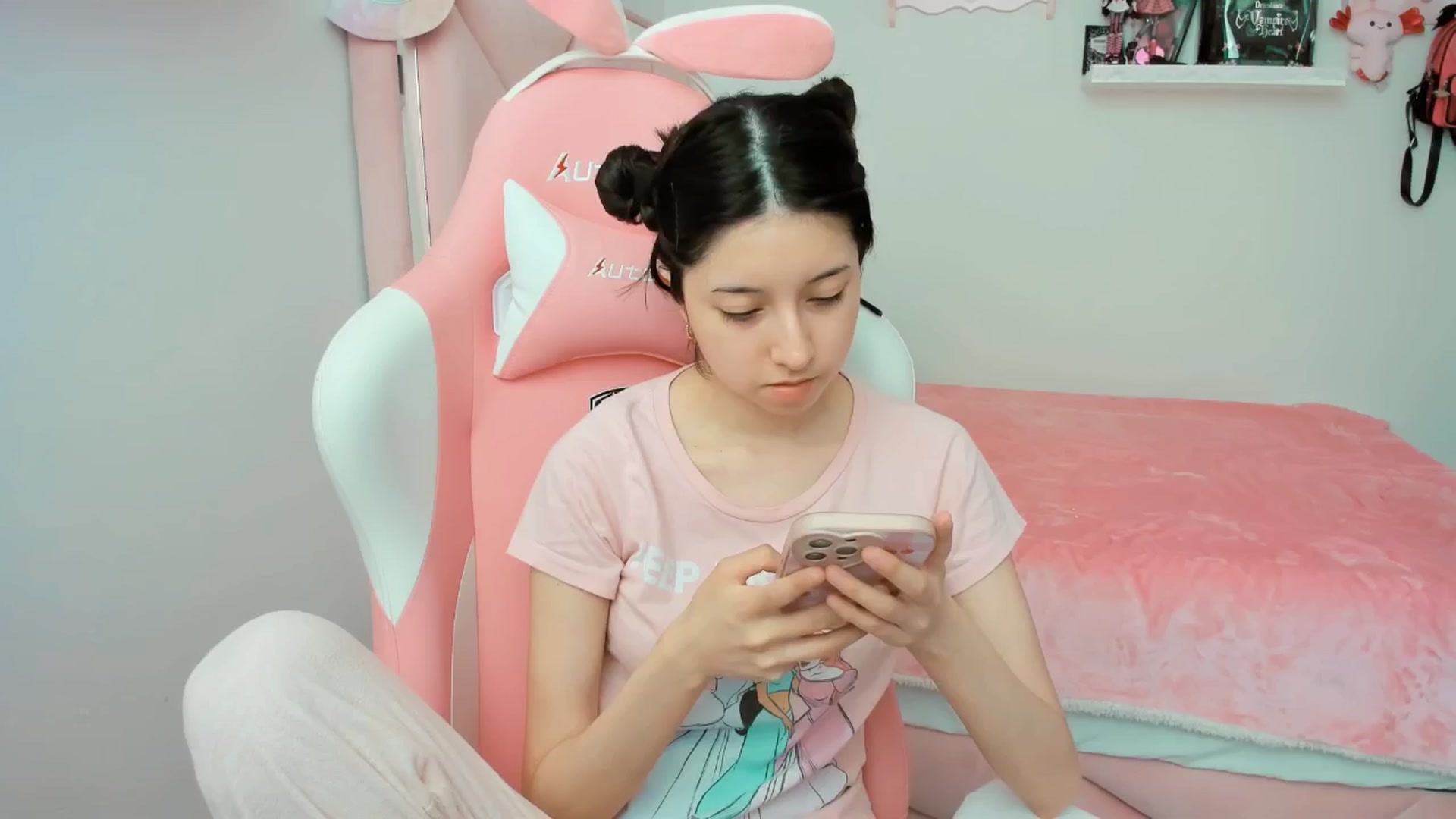 Gallery image thumbnail from Cherrycute666's myfreecams stream on, 02/25/2025, 22:10 image 3 of 20