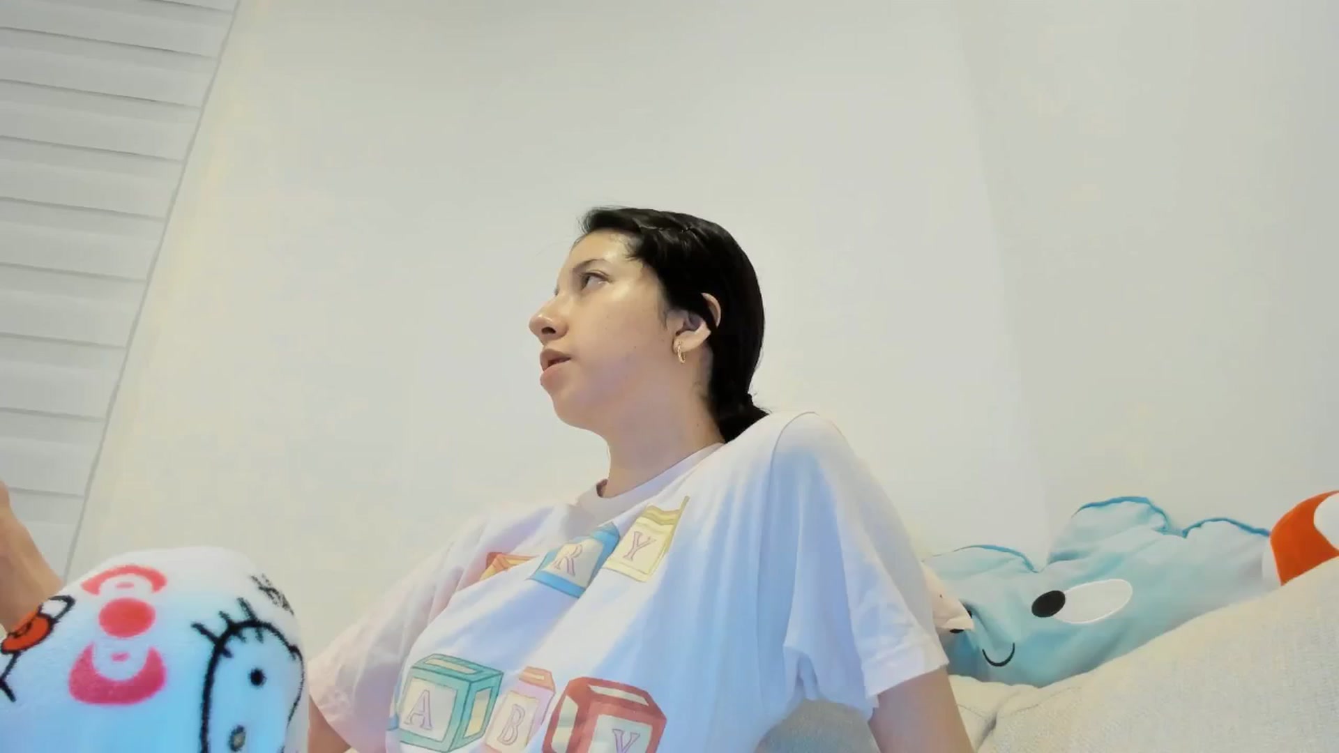 Gallery image thumbnail from Cherrycute666's myfreecams stream on, 02/26/2025, 04:57 image 7 of 20