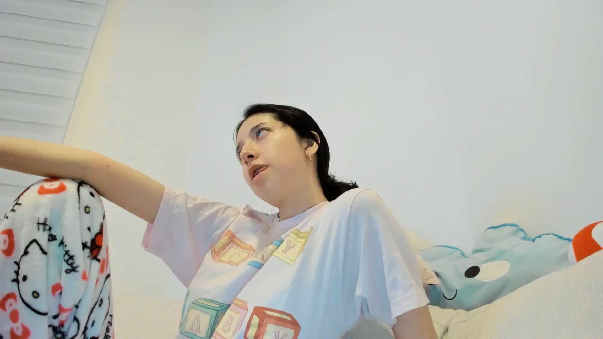 Gallery image thumbnail from Cherrycute666's myfreecams stream on, 02/26/2025, 04:57 image 9 of 20