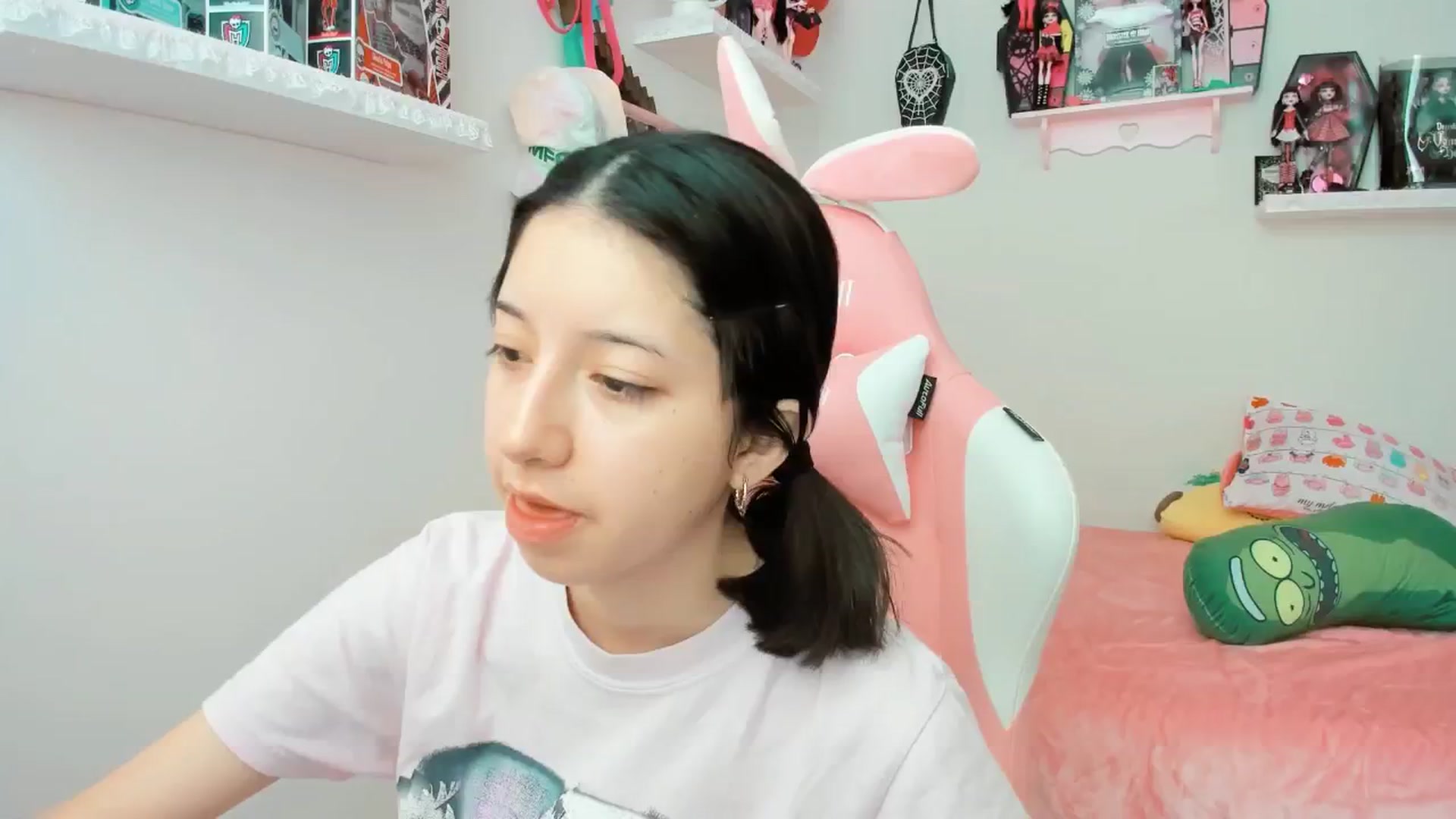 Gallery image thumbnail from Cherrycute666's myfreecams stream on, 02/26/2025, 19:06 image 12 of 20
