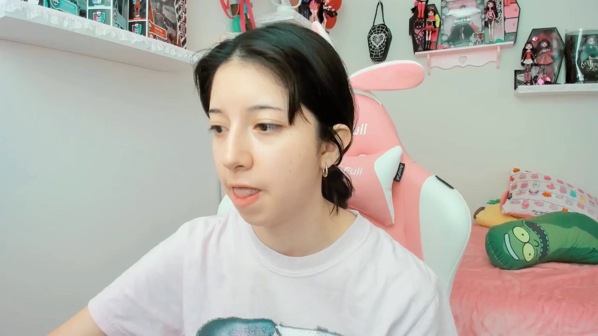 Gallery image thumbnail from Cherrycute666's myfreecams stream on, 02/26/2025, 19:06 image 6 of 20