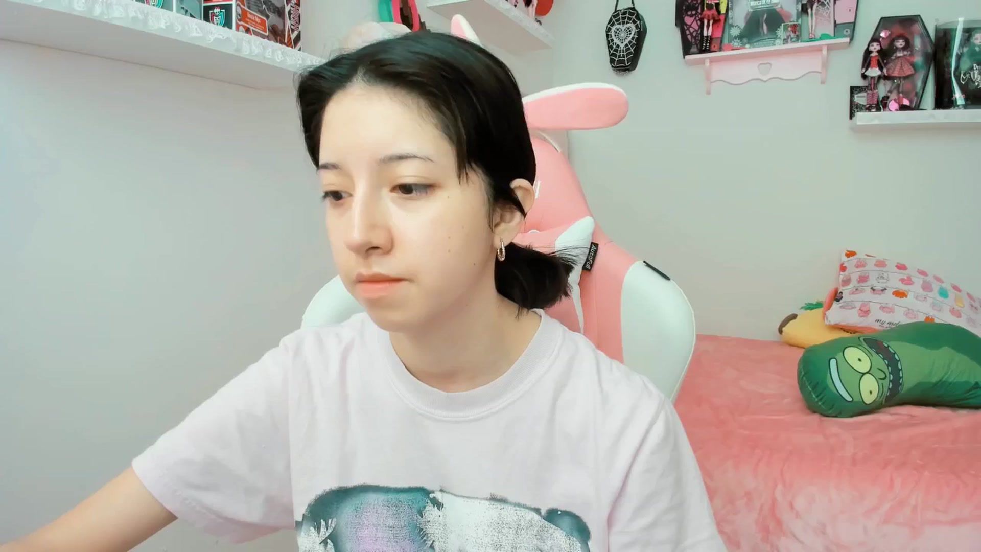 Gallery image thumbnail from Cherrycute666's myfreecams stream on, 02/26/2025, 19:06 image 8 of 20