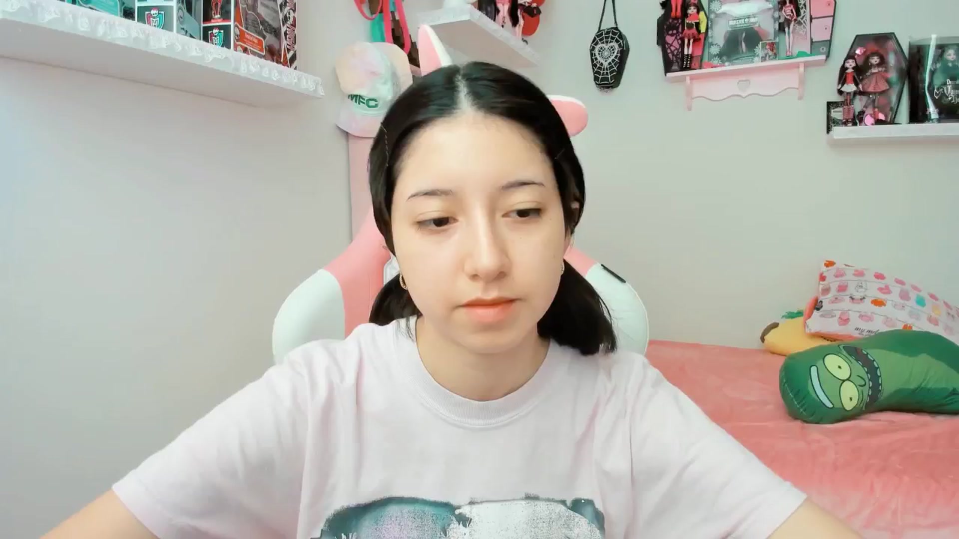 Gallery image thumbnail from Cherrycute666's myfreecams stream on, 02/26/2025, 19:06 image 10 of 20