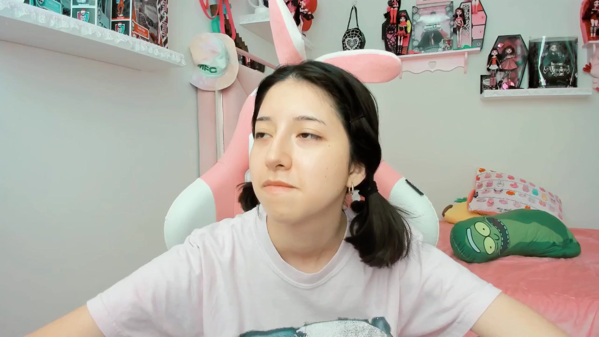 Gallery image thumbnail from Cherrycute666's myfreecams stream on, 02/26/2025, 21:11 image 20 of 20