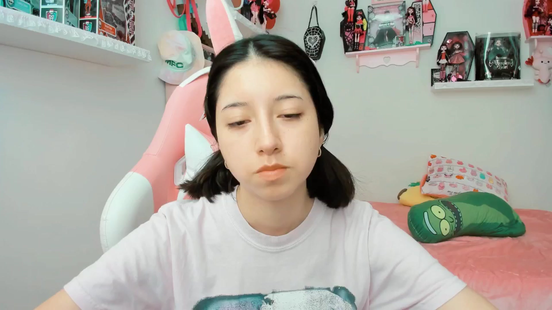 Gallery image thumbnail from Cherrycute666's myfreecams stream on, 02/26/2025, 21:11 image 2 of 20