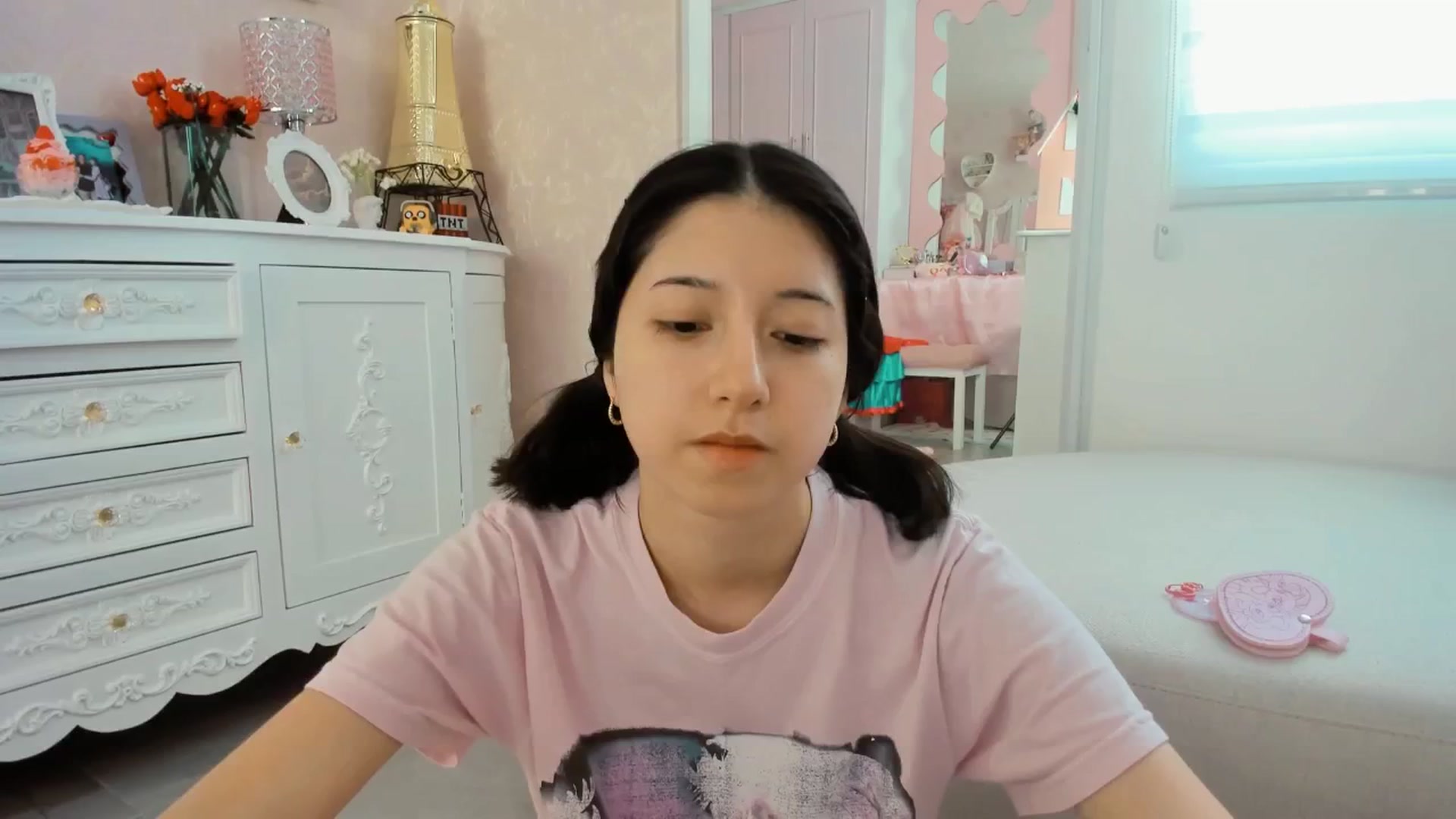 Gallery image thumbnail from Cherrycute666's myfreecams stream on, 02/26/2025, 21:11 image 14 of 20