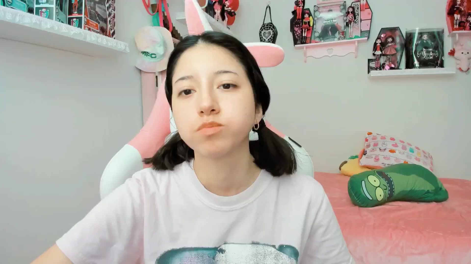 Gallery image thumbnail from Cherrycute666's myfreecams stream on, 02/26/2025, 21:11 image 3 of 20