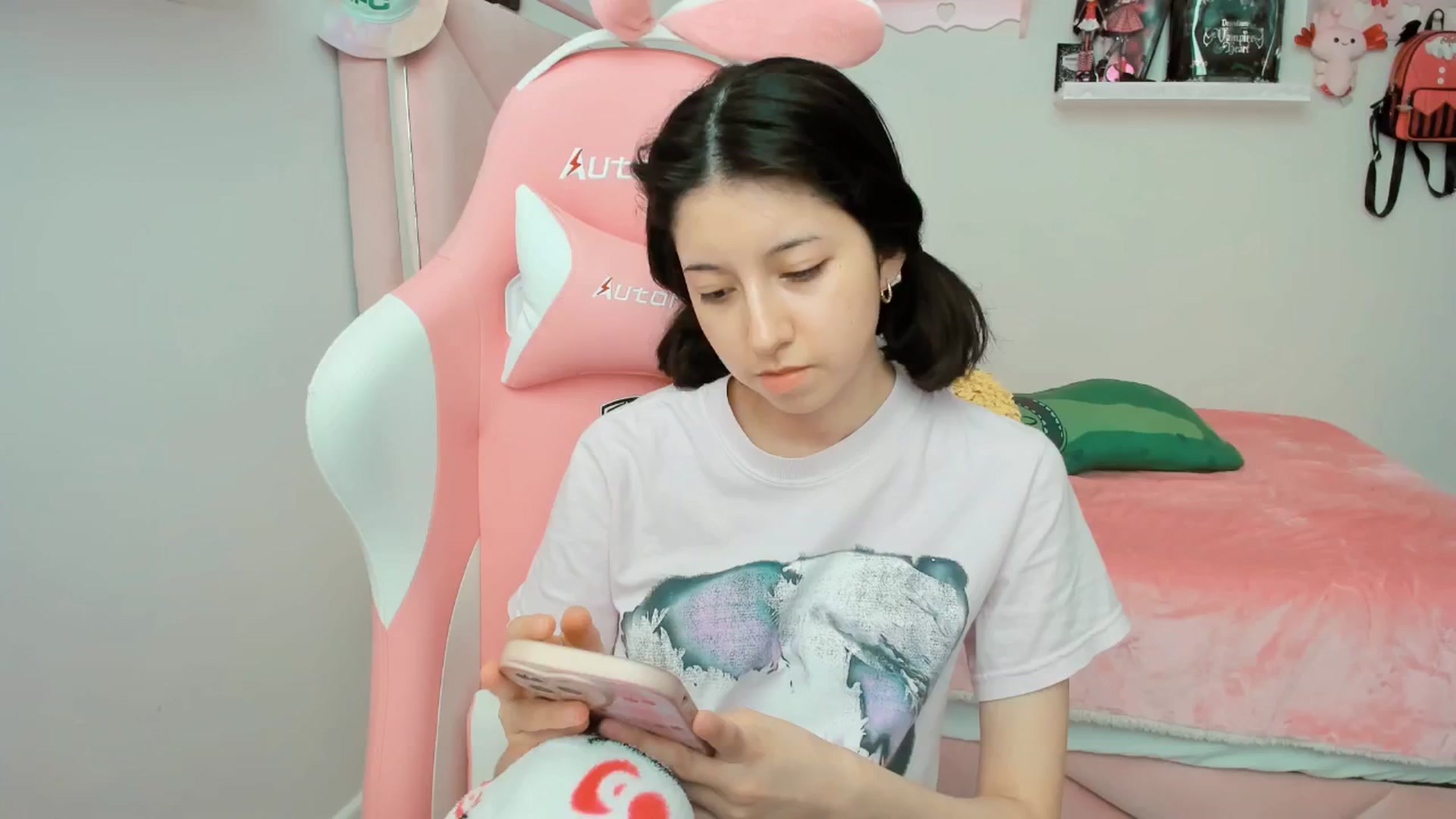 Gallery image thumbnail from Cherrycute666's myfreecams stream on, 02/26/2025, 22:02 image 1 of 20