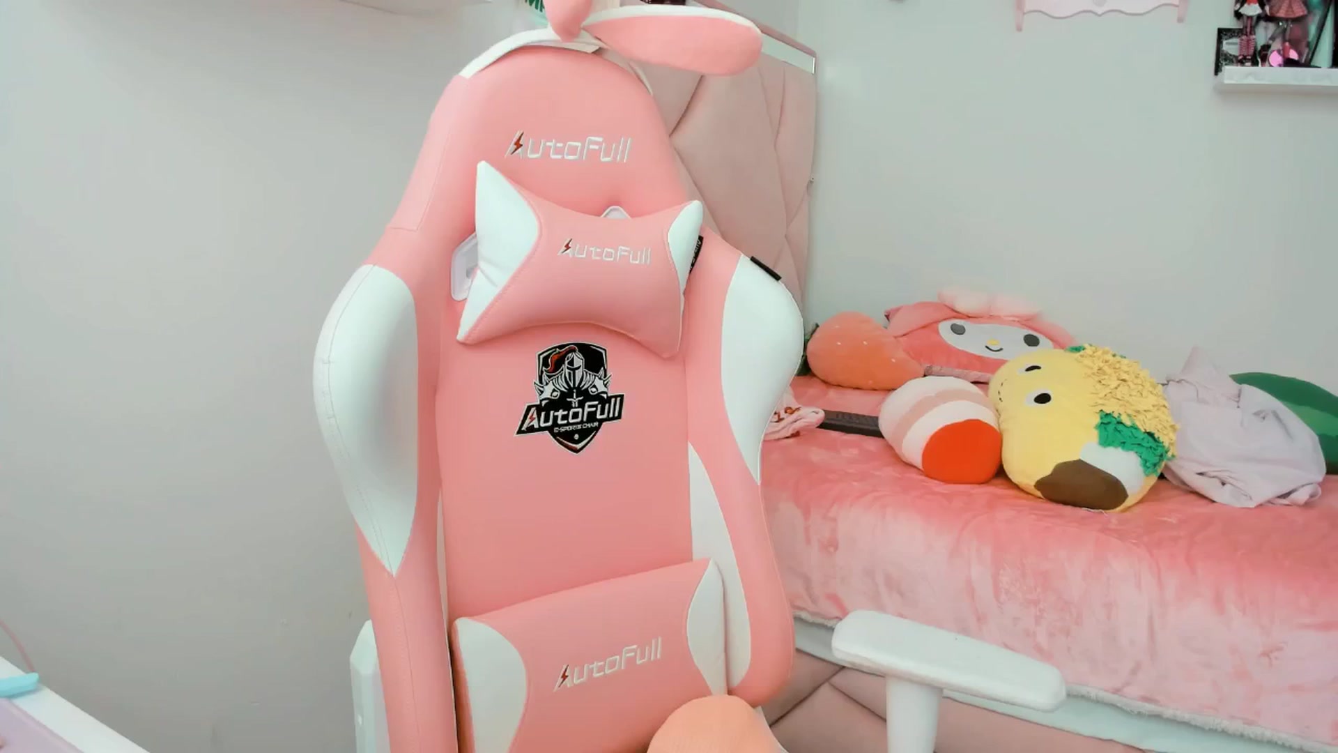 Gallery image thumbnail from Cherrycute666's myfreecams stream on, 02/26/2025, 22:31 image 8 of 20