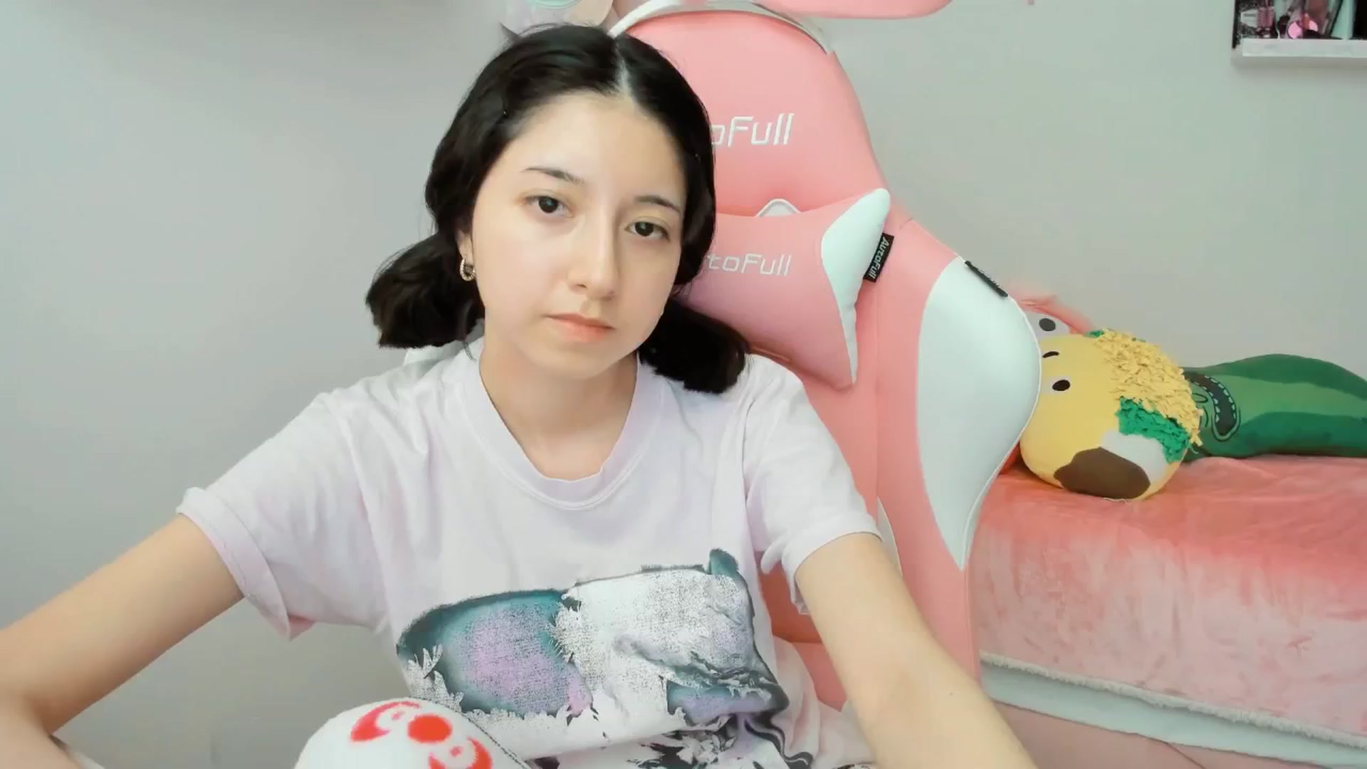 Gallery image thumbnail from Cherrycute666's myfreecams stream on, 02/27/2025, 24:09 image 9 of 20