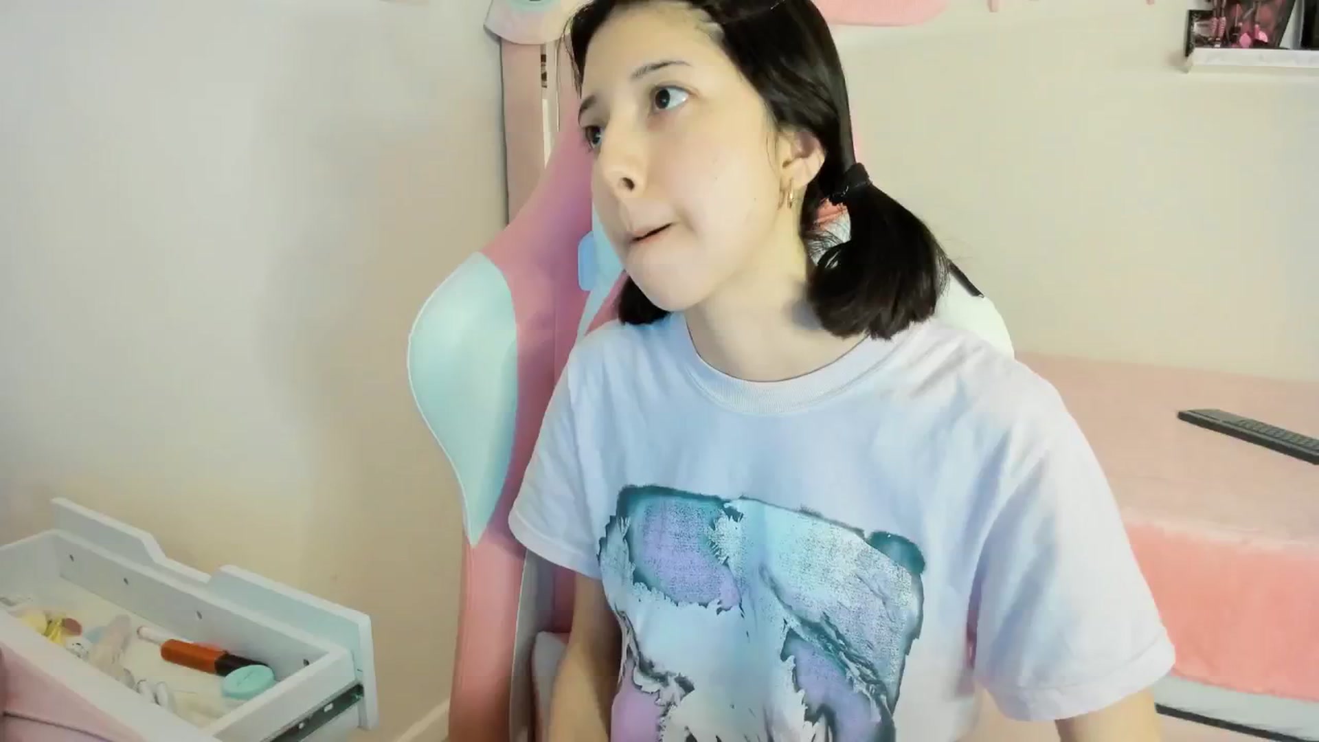 Gallery image thumbnail from Cherrycute666's myfreecams stream on, 02/27/2025, 08:15 image 7 of 20