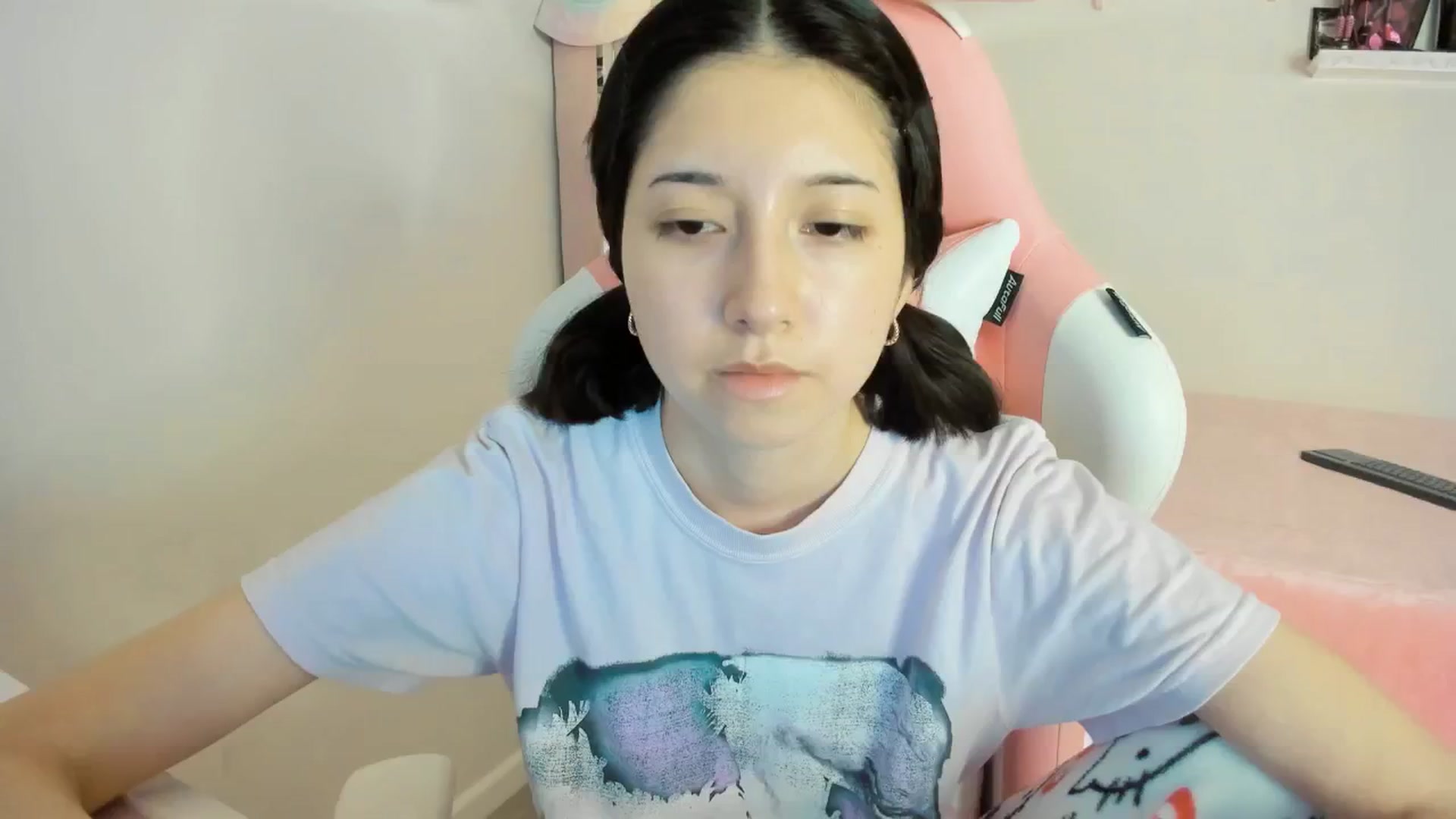 Gallery image thumbnail from Cherrycute666's myfreecams stream on, 02/27/2025, 08:15 image 6 of 20