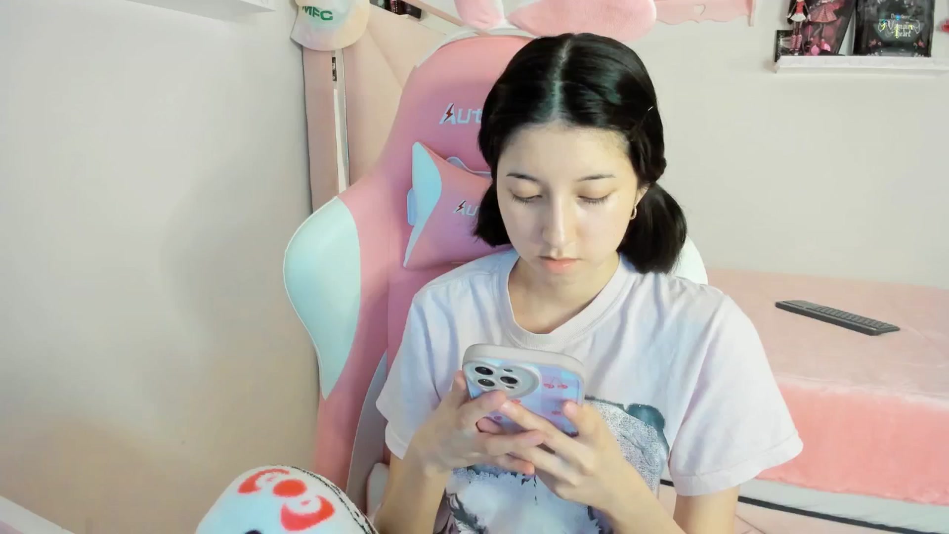 Gallery image thumbnail from Cherrycute666's myfreecams stream on, 02/27/2025, 08:15 image 9 of 20