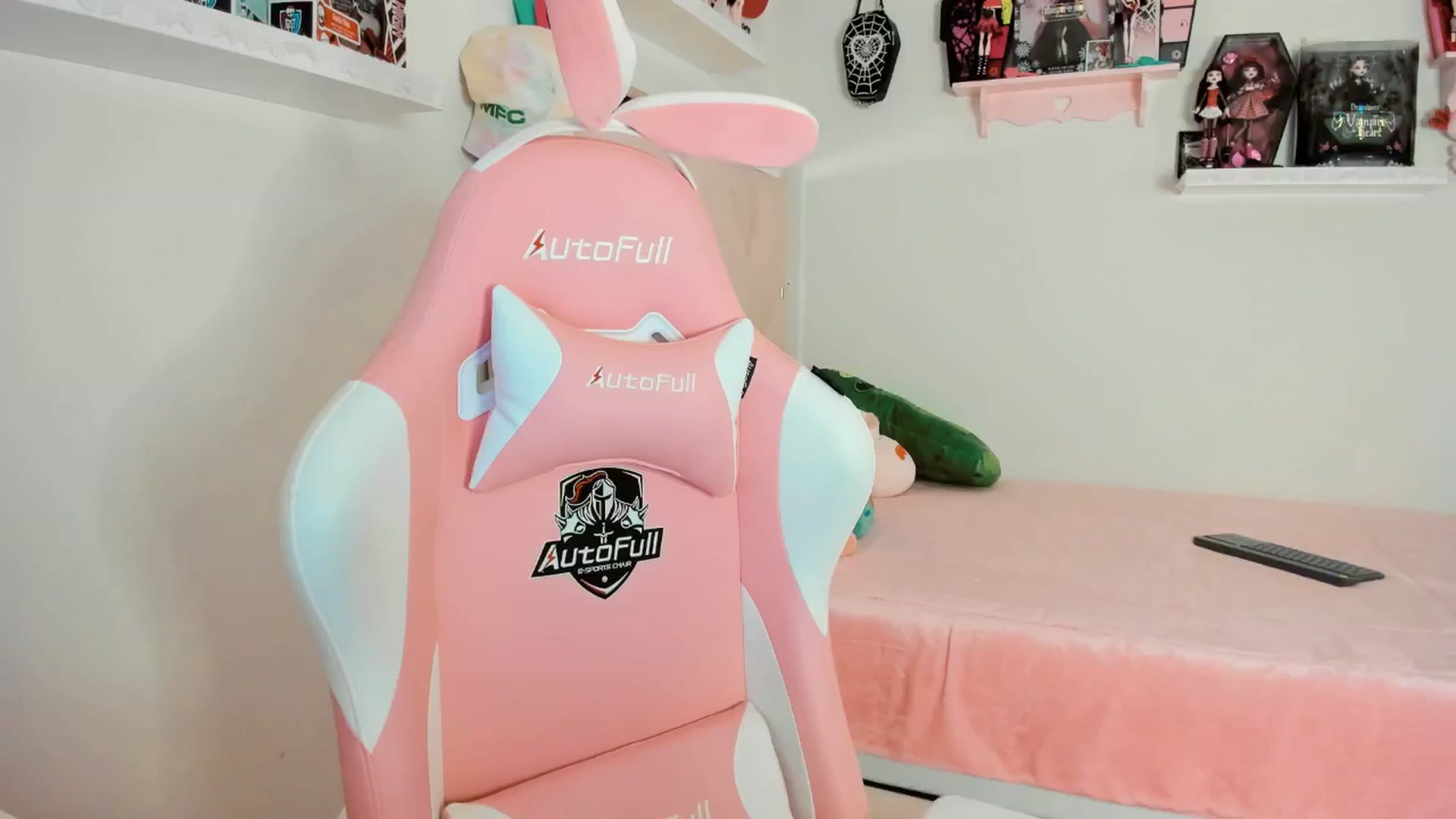Gallery image thumbnail from Cherrycute666's myfreecams stream on, 02/27/2025, 08:15 image 8 of 20